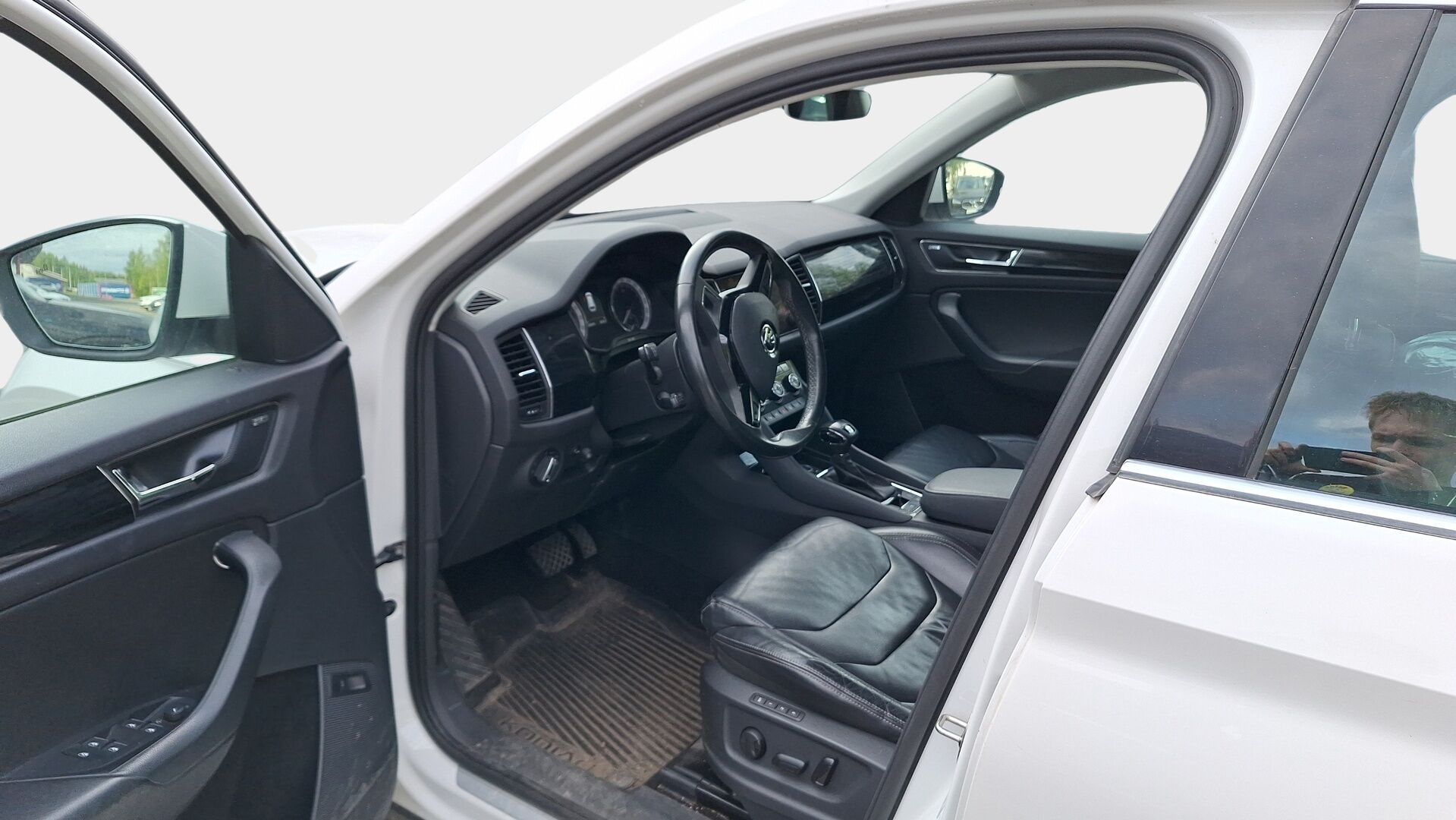 Skoda Kodiaq 2018 2,0 TDI 190 4x4 Style DSG Autom. **Webasto / 7-paik / ACC / BLIS / Muistipenkit / Canton / 360° / Winter / Nahkasisusta* - Hyvin huollettu / Hyvillä varusteilla