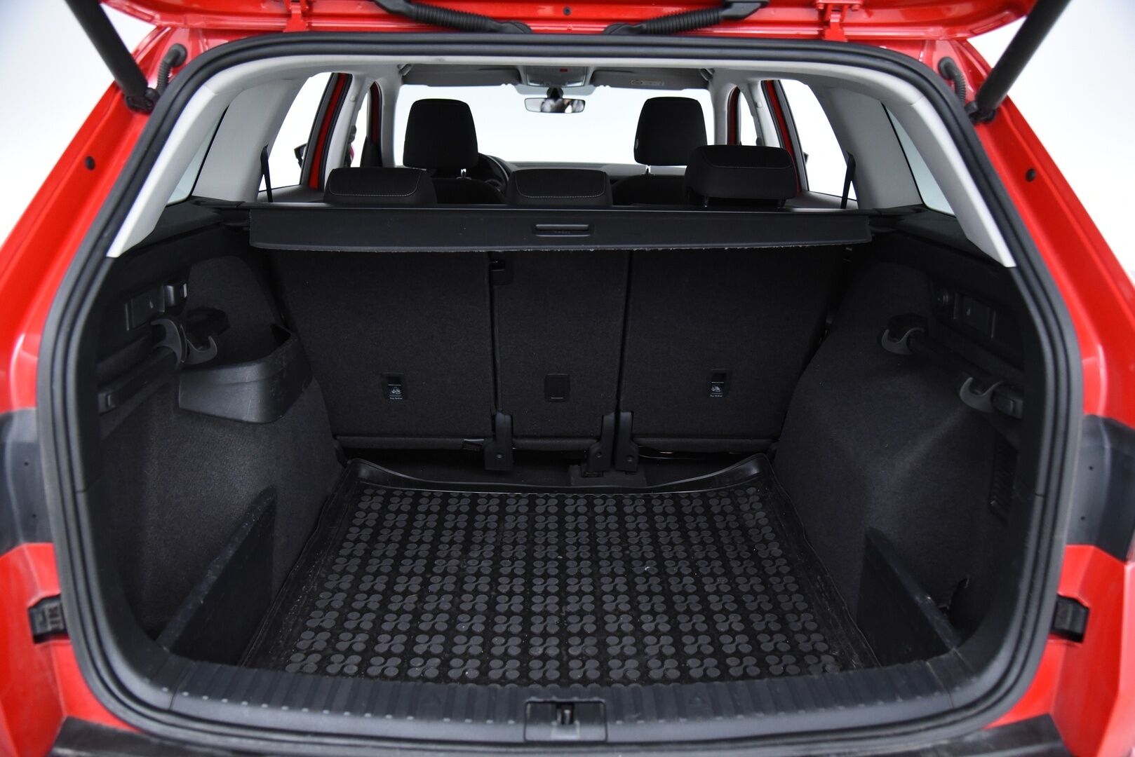 Skoda Kodiaq 2017 1,4 TSI 4x4 Ambition DSG Autom / Adapt.vak / Webasto / P-tutkat / Smartlink - LED ajovalot / Suomi-auto / Juuri iso huolto tehtynä! 
