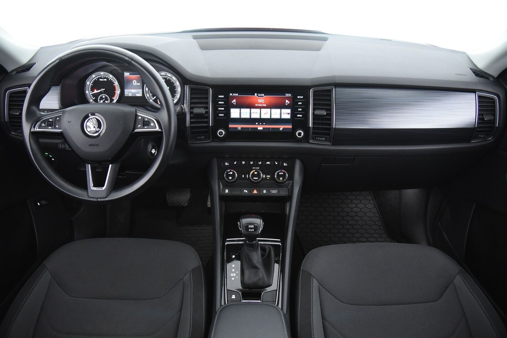 Skoda Kodiaq 2017 1,4 TSI 4x4 Ambition DSG Autom / Adapt.vak / Webasto / P-tutkat / Smartlink - LED ajovalot / Suomi-auto / Juuri iso huolto tehtynä! 