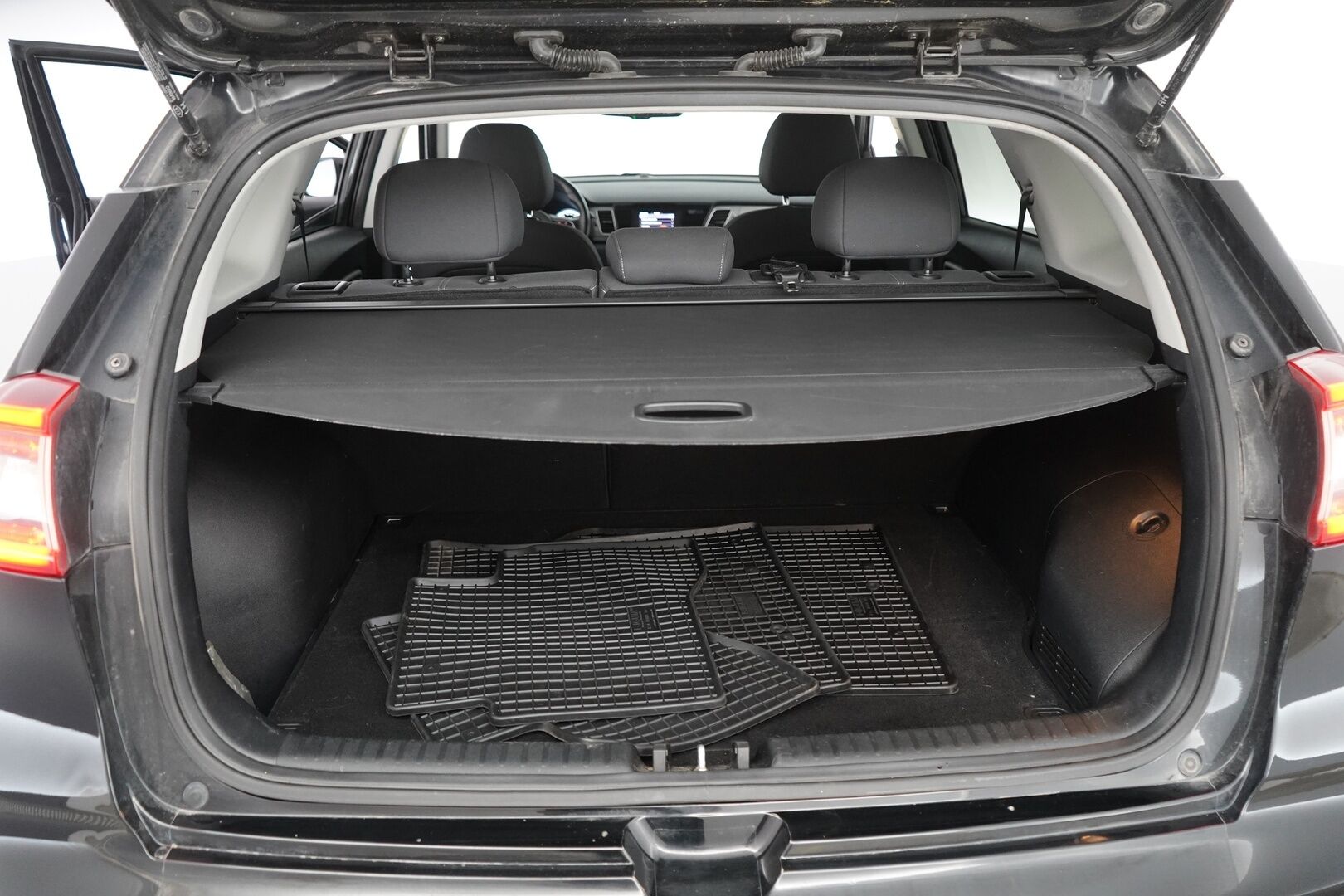 Kia Niro 2018 1,6 GDI Hybrid LX DCT *Lohko+Sisä / Koukku / Kamera / Vakkari / Kaistavahti* - Lohko | Koukku | Kamera | Vakkari | Kaistavahti | Merkkihuollot | Katsastus 04/2027 | Kahdet aluvanteet | Suomi-auto