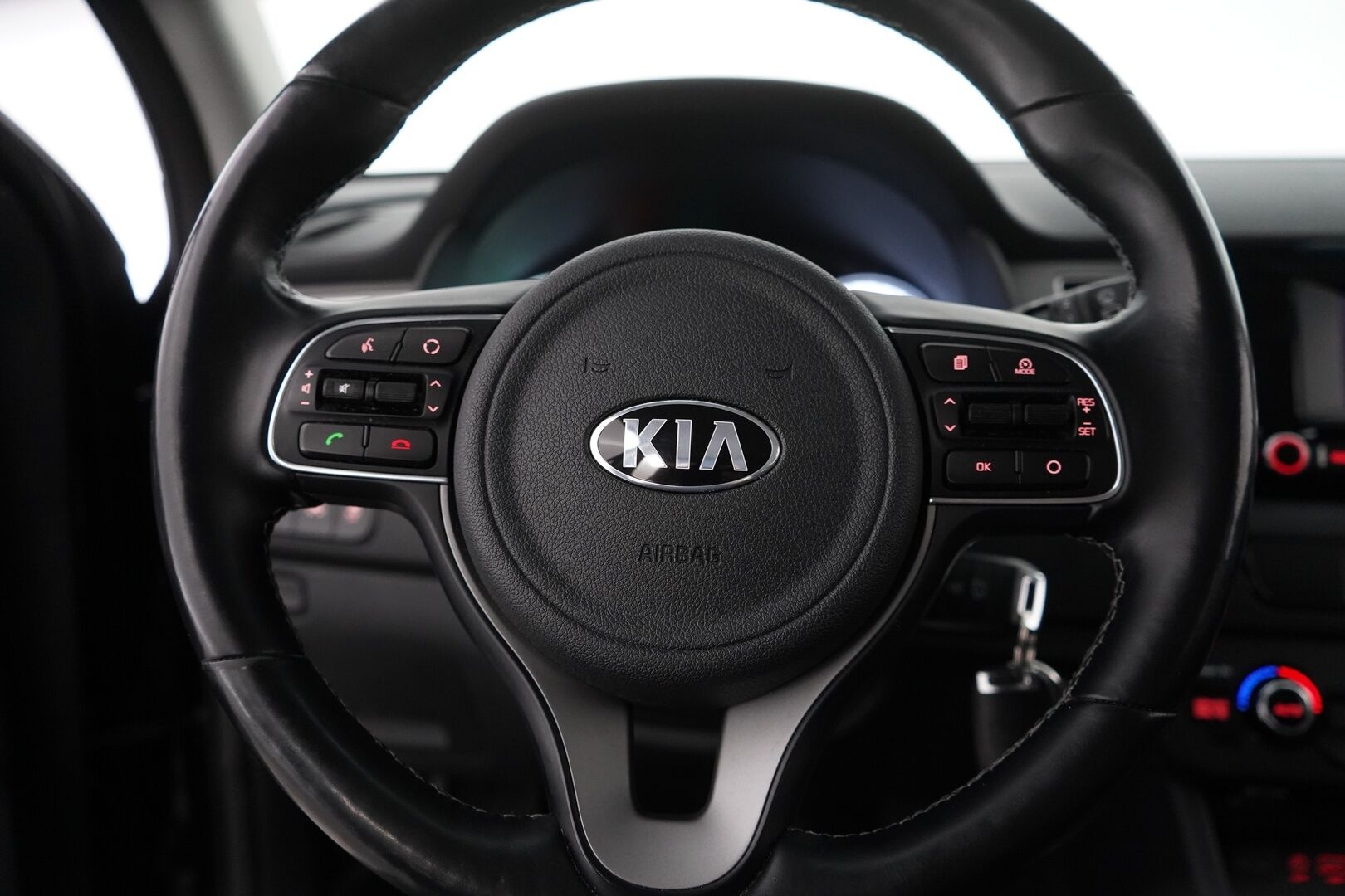 Kia Niro 2018 1,6 GDI Hybrid LX DCT *Lohko+Sisä / Koukku / Kamera / Vakkari / Kaistavahti* - Lohko | Koukku | Kamera | Vakkari | Kaistavahti | Merkkihuollot | Katsastus 04/2027 | Kahdet aluvanteet | Suomi-auto