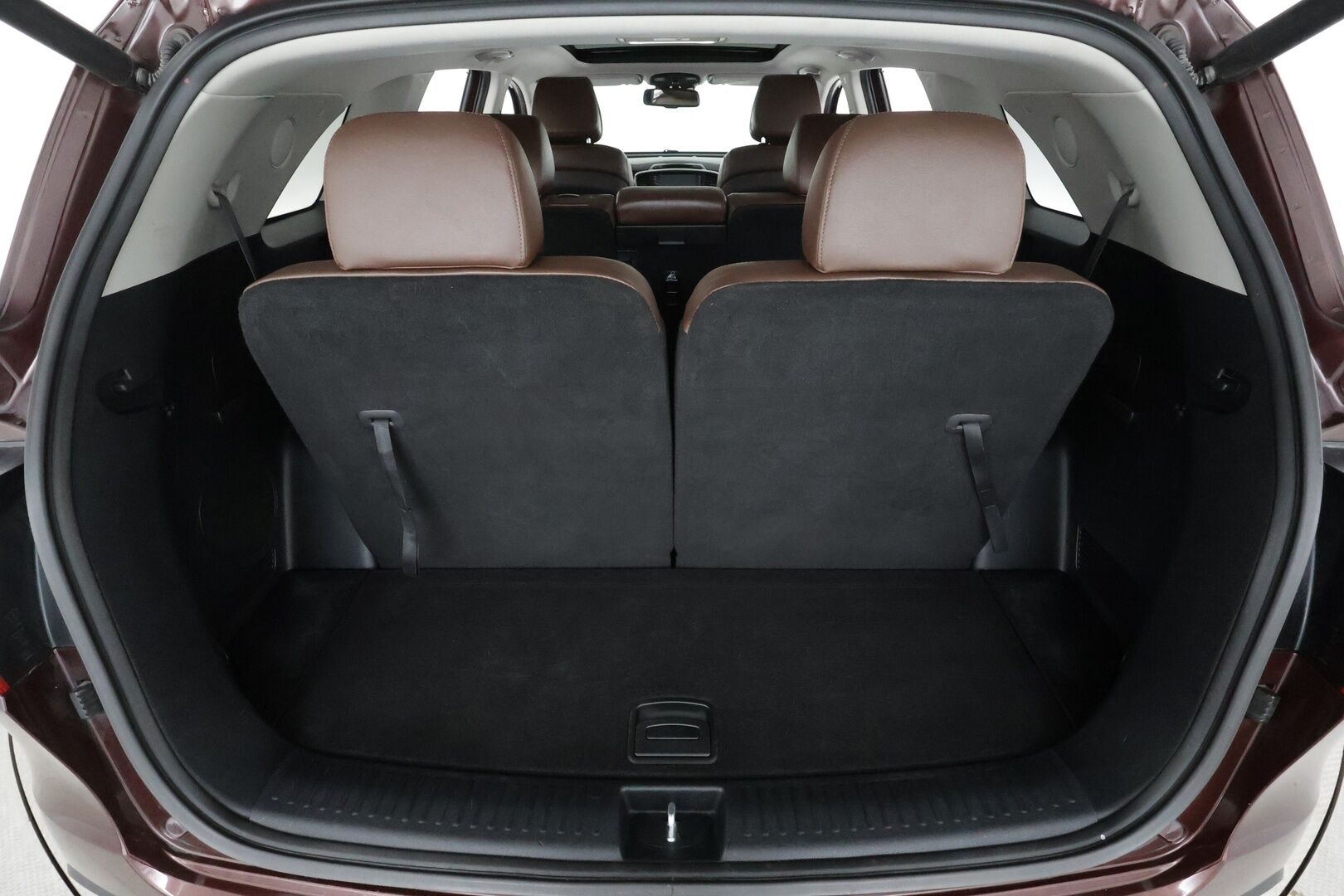 Kia Sorento 2017 2,2 CRDi AWD Business Luxury A/T 7P * ACC / Panorama / Koukku / Ilmastoidut nahat / Lohko+Sisä / 360° / Infinity * - Suomi-auto / Kahdet renkaat aluvanteilla / Huippuvarusteet