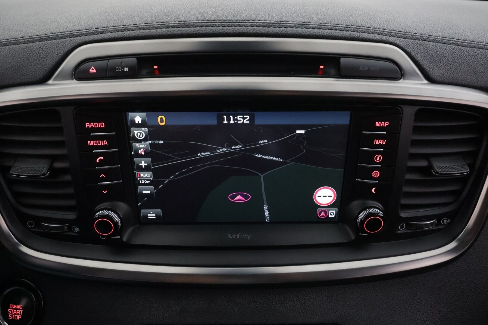 Kia Sorento 2017 2,2 CRDi AWD Business Luxury A/T 7P * ACC / Panorama / Koukku / Ilmastoidut nahat / Lohko+Sisä / 360° / Infinity * - Suomi-auto / Kahdet renkaat aluvanteilla / Huippuvarusteet