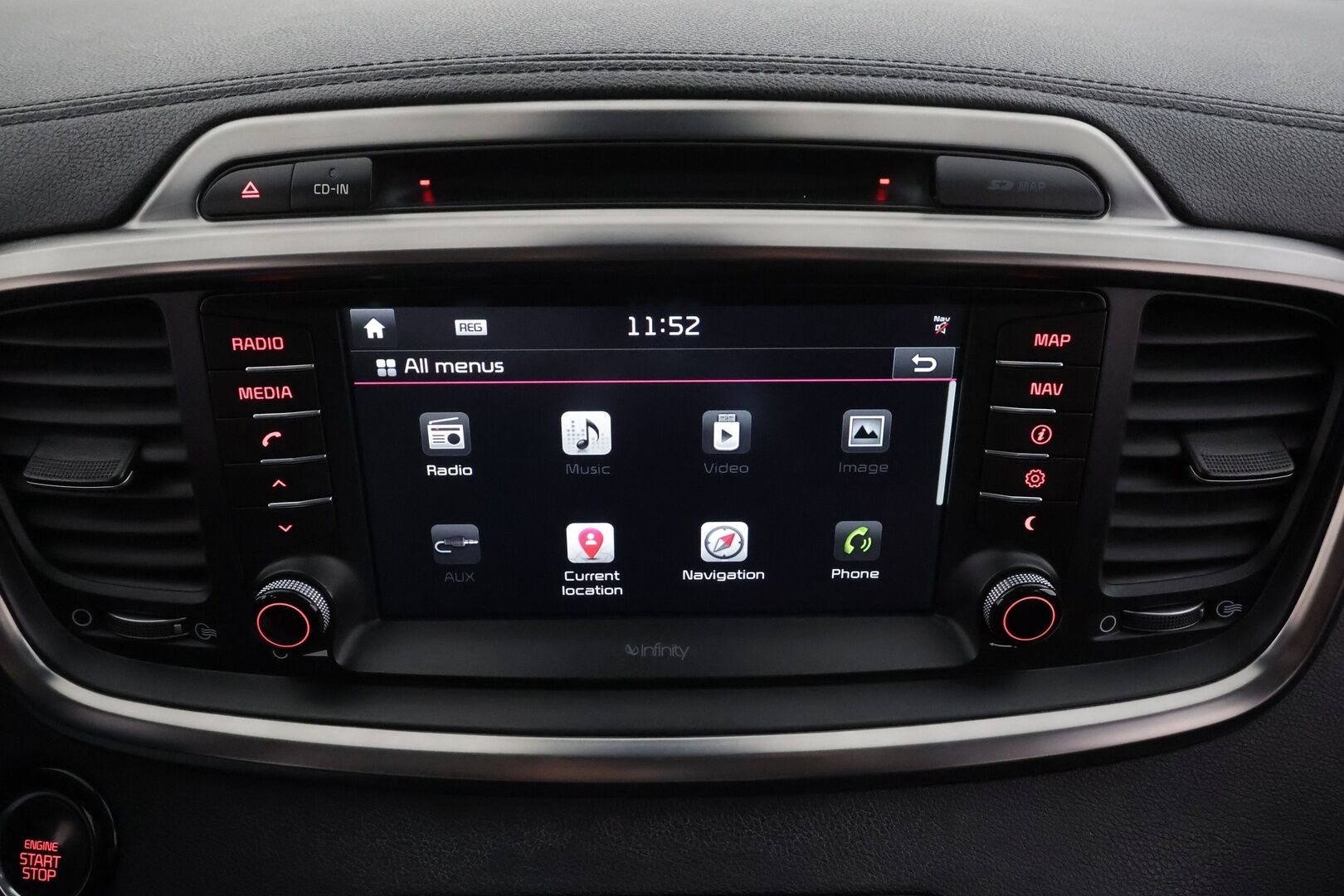 Kia Sorento 2017 2,2 CRDi AWD Business Luxury A/T 7P * ACC / Panorama / Koukku / Ilmastoidut nahat / Lohko+Sisä / 360° / Infinity * - Suomi-auto / Kahdet renkaat aluvanteilla / Huippuvarusteet