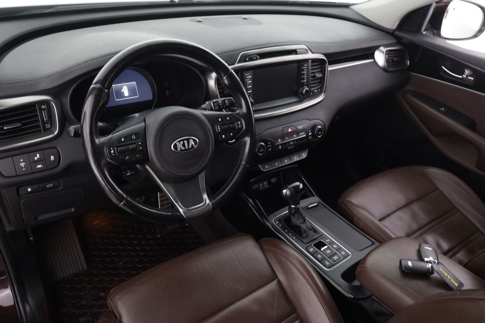 Kia Sorento 2017 2,2 CRDi AWD Business Luxury A/T 7P * ACC / Panorama / Koukku / Ilmastoidut nahat / Lohko+Sisä / 360° / Infinity * - Suomi-auto / Kahdet renkaat aluvanteilla / Huippuvarusteet