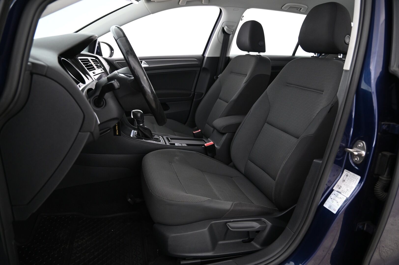 Volkswagen Golf 2018 Variant Comfortline 1,0 TSI 81 kW (110 hv) DSG-automaatti *ACC/  Kamera/  Appconnect/  Lohko* - Autossa 2x hyvät renkaat vanteineen, tutkat eteen ja taakse sekä juuri tehty määräaikashuolto + jakopää