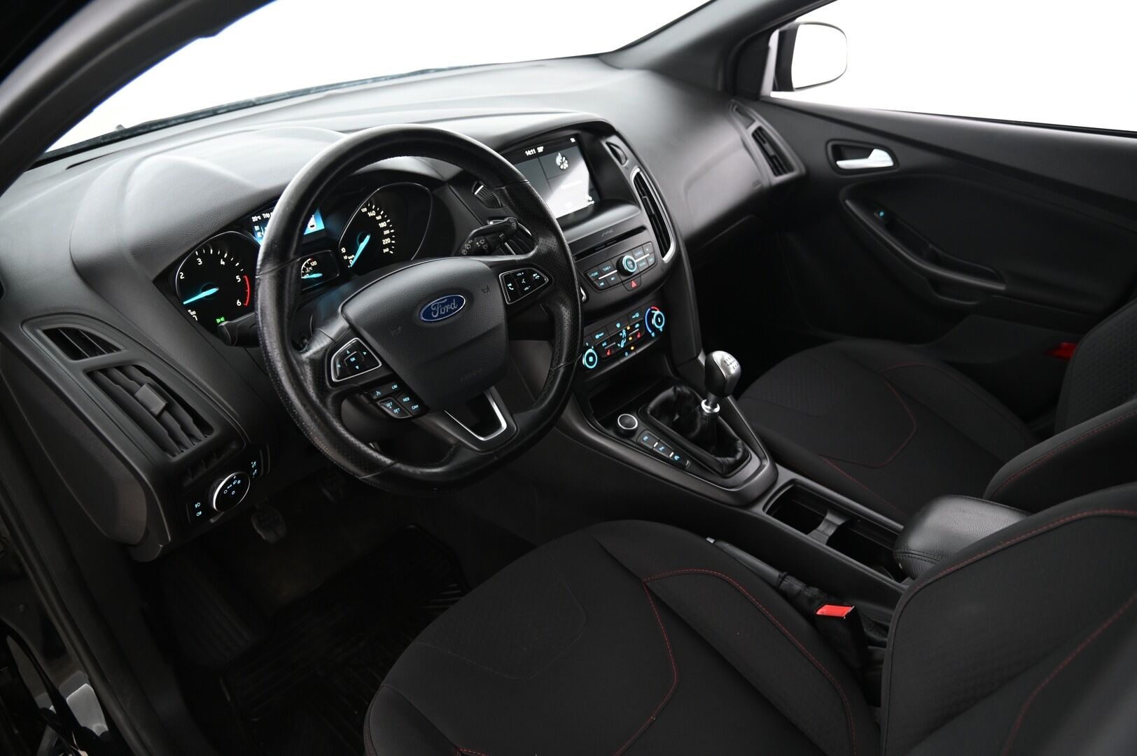 Ford Focus 2017 2,0 TDCi 150 hv Start/Stop M6 ST-Line Wagon - *Varusteet tulossa, kysy nyt jo tarjous!*