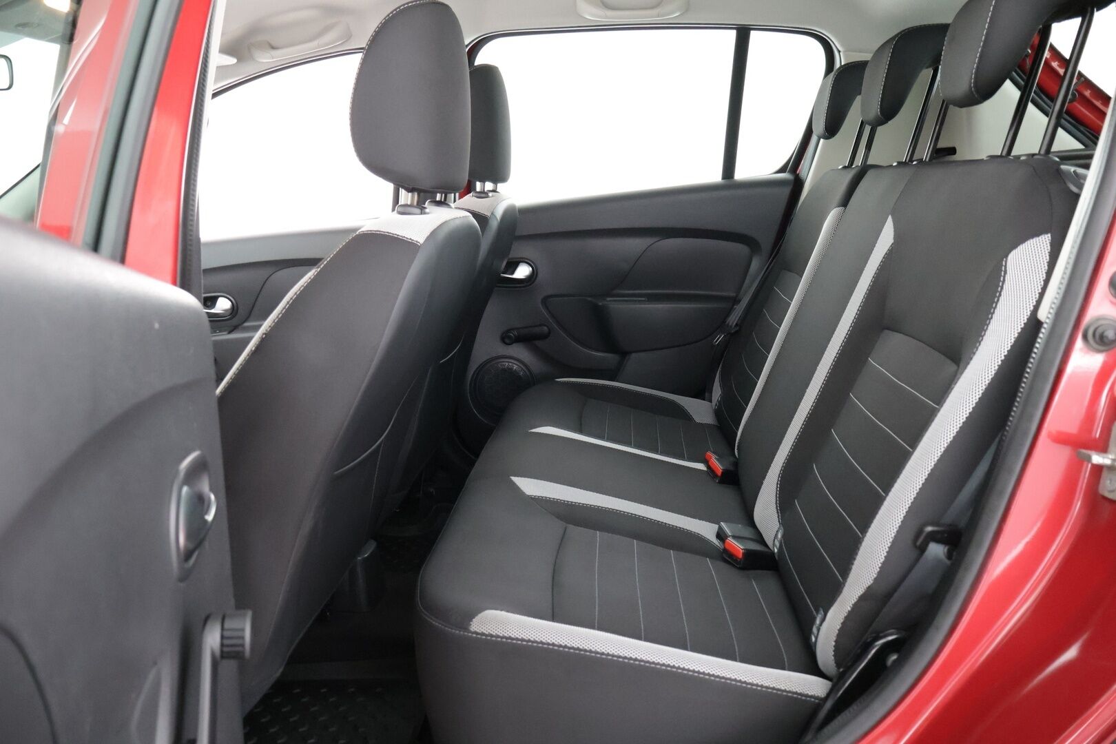 Dacia Sandero 2017 Stepway TCe 90 Easy-R *Juuri huollettu / Vakionopeudensäädin / Bluetooth / 2xrenkaat + vanteet