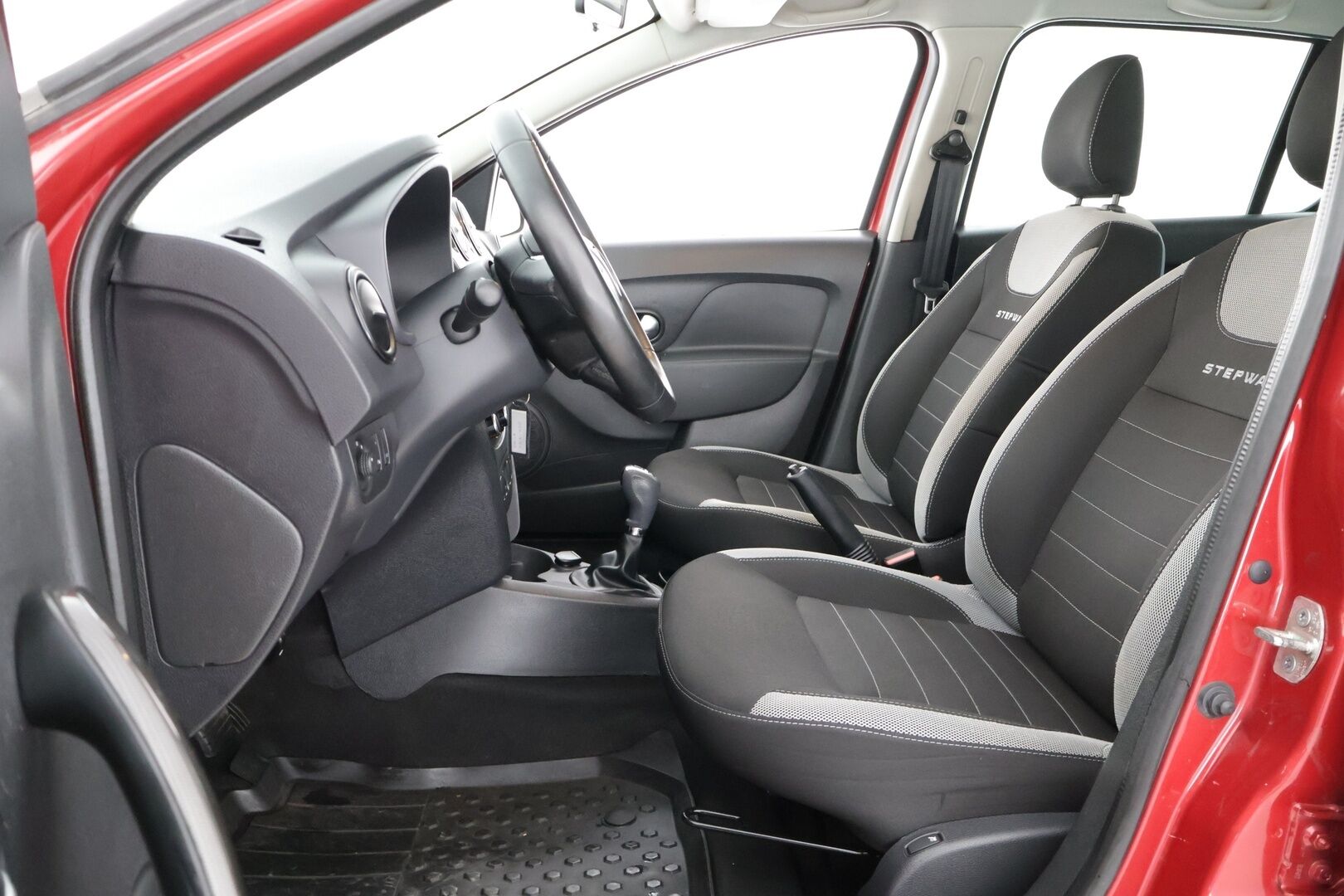 Dacia Sandero 2017 Stepway TCe 90 Easy-R *Juuri huollettu / Vakionopeudensäädin / Bluetooth / 2xrenkaat + vanteet