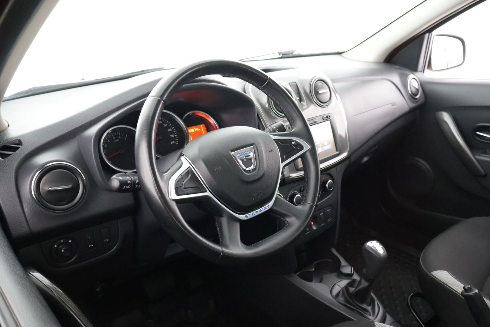 Dacia Sandero 2017 Stepway TCe 90 Easy-R *Juuri huollettu / Vakionopeudensäädin / Bluetooth / 2xrenkaat + vanteet