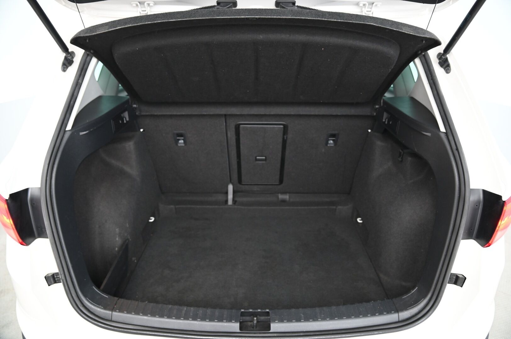Seat Ateca 2017 1,4 TSI 150 ACT Style DSG / Webasto / Blis / Koukku / Adapti. vakkari / Kaistavahti /