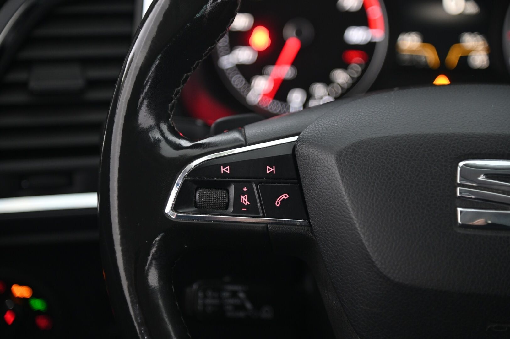 Seat Ateca 2017 1,4 TSI 150 ACT Style DSG / Webasto / Blis / Koukku / Adapti. vakkari / Kaistavahti /