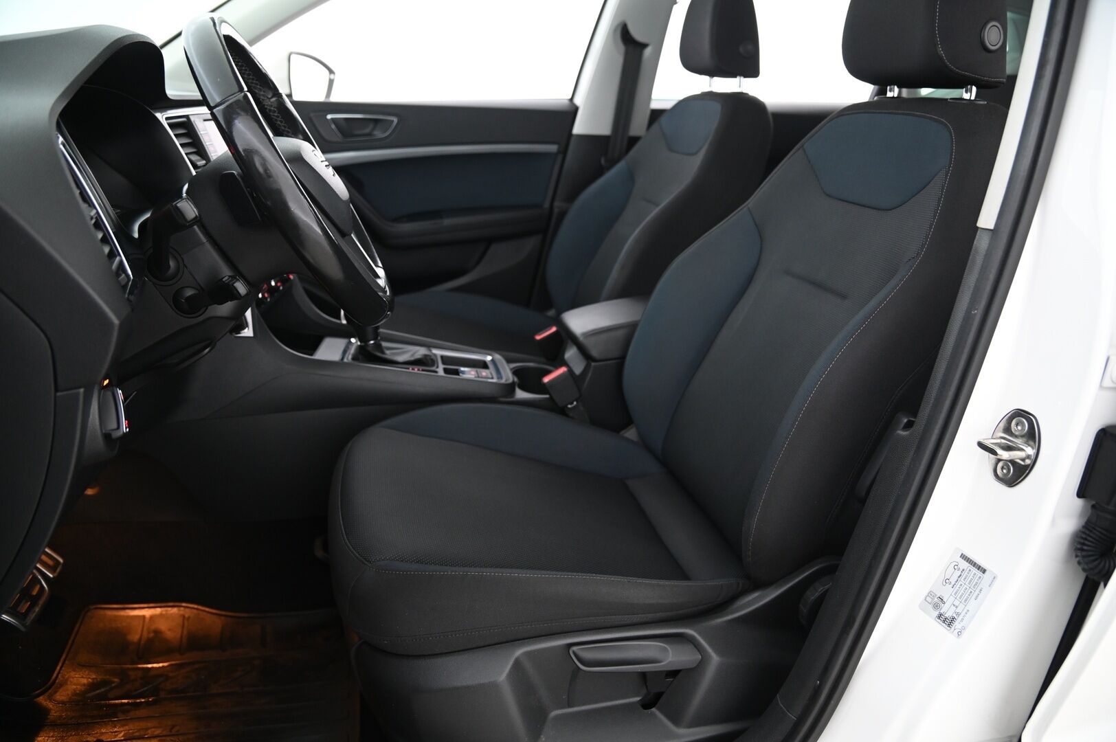 Seat Ateca 2017 1,4 TSI 150 ACT Style DSG / Webasto / Blis / Koukku / Adapti. vakkari / Kaistavahti /
