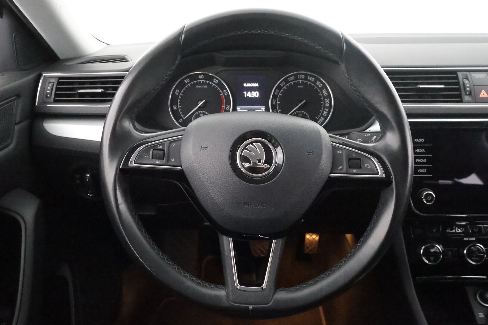 Skoda Superb 2018 1,8 TSI Ambition BusinessLine DSG Autom. - | Vakkari | Webasto | LED | P.tutkat | Navi | Kahdet Renkaat | Suomi-auto | 