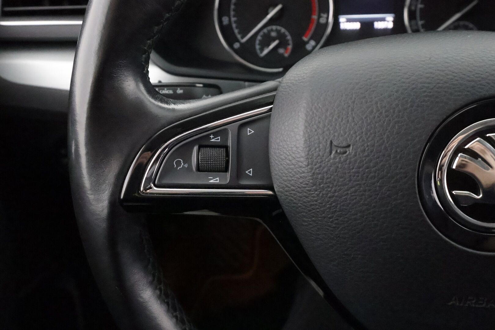 Skoda Superb 2018 1,8 TSI Ambition BusinessLine DSG Autom. - | Vakkari | Webasto | LED | P.tutkat | Navi | Kahdet Renkaat | Suomi-auto | 