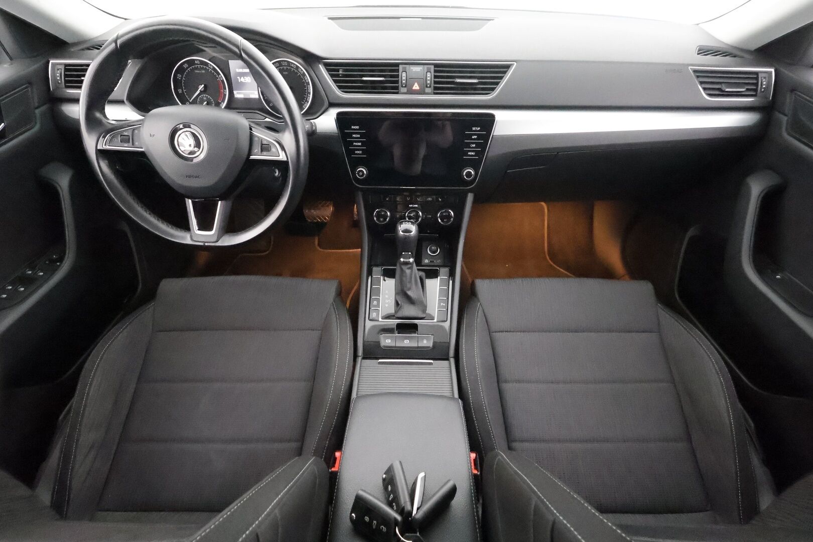 Skoda Superb 2018 1,8 TSI Ambition BusinessLine DSG Autom. - | Vakkari | Webasto | LED | P.tutkat | Navi | Kahdet Renkaat | Suomi-auto | 