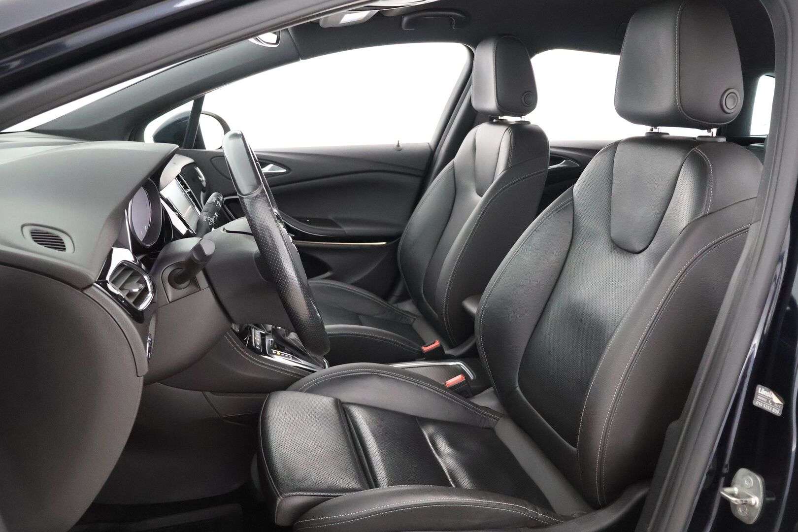 Opel Astra 2018 Sports Tourer Innovation 1,4 Turbo Start/Stop 110kW AT6 - | Matrix | Webasto | Ilmastoidut AGR Sporttinahat | Kulj. hieronta | Muistipenkki | P.kamera | Apple & Android | BSM | Keyless | Navi | 2x renkaat aluin | 