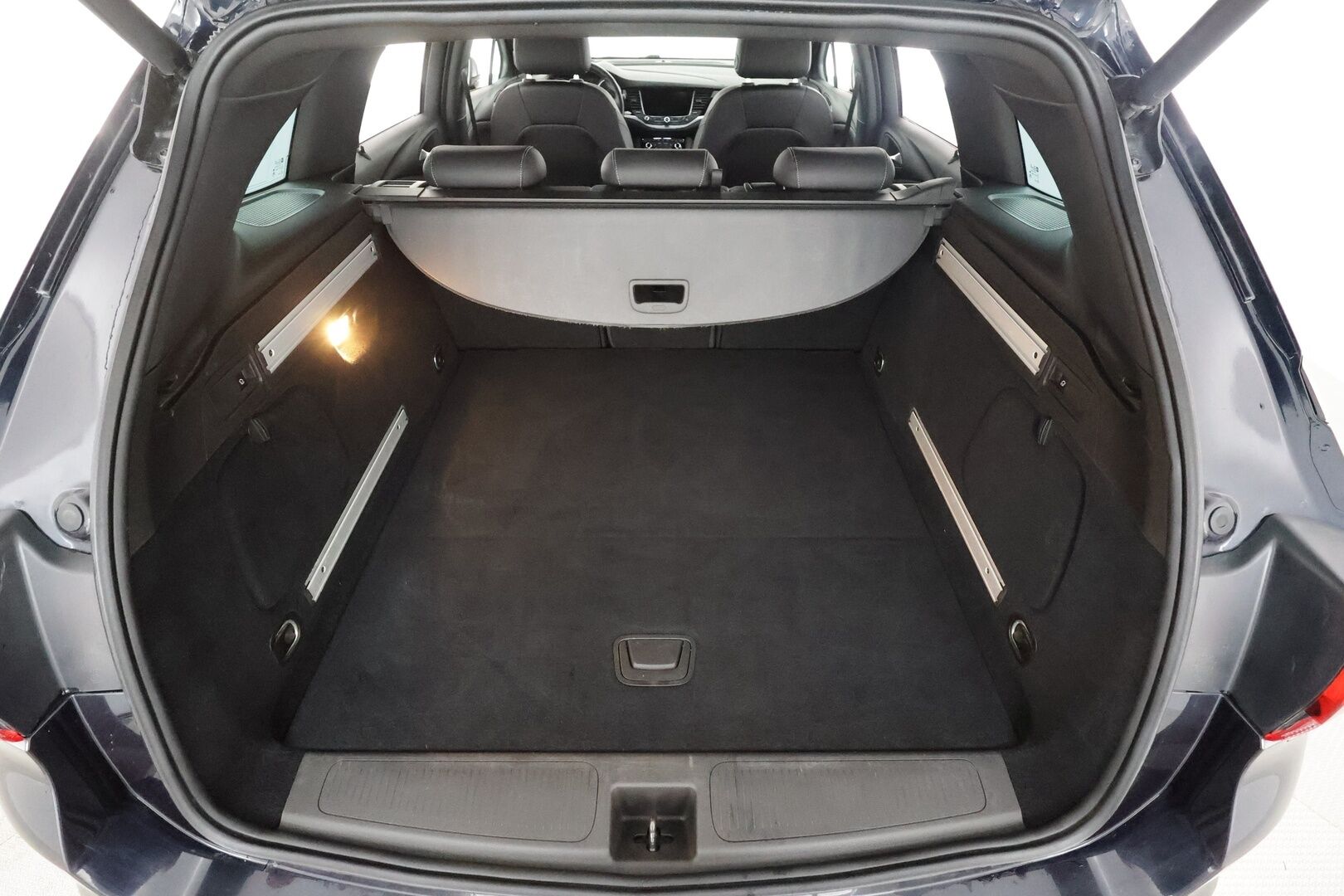 Opel Astra 2018 Sports Tourer Innovation 1,4 Turbo Start/Stop 110kW AT6 - | Matrix | Webasto | Ilmastoidut AGR Sporttinahat | Kulj. hieronta | Muistipenkki | P.kamera | Apple & Android | BSM | Keyless | Navi | 2x renkaat aluin | 