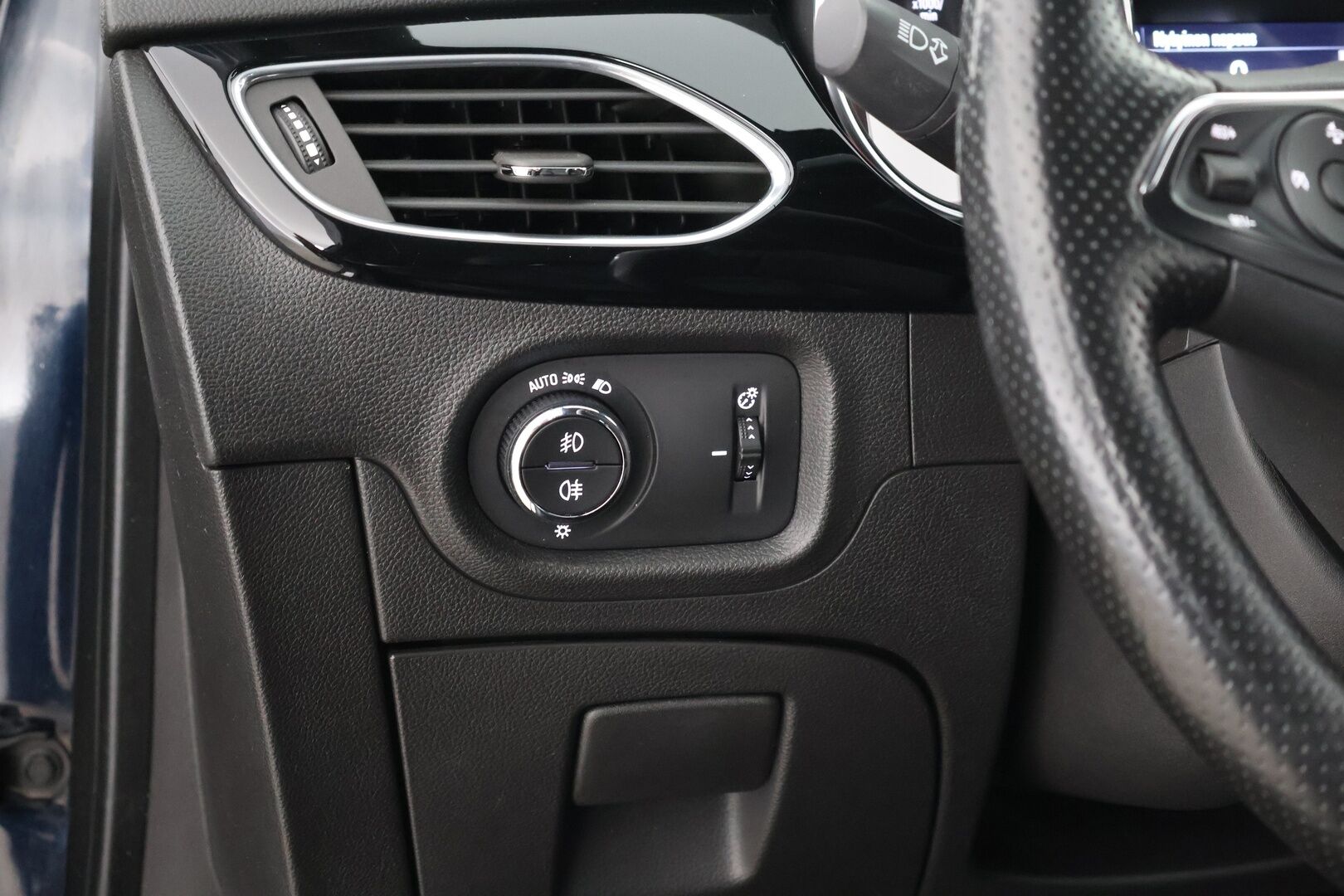 Opel Astra 2018 Sports Tourer Innovation 1,4 Turbo Start/Stop 110kW AT6 - | Matrix | Webasto | Ilmastoidut AGR Sporttinahat | Kulj. hieronta | Muistipenkki | P.kamera | Apple & Android | BSM | Keyless | Navi | 2x renkaat aluin | 