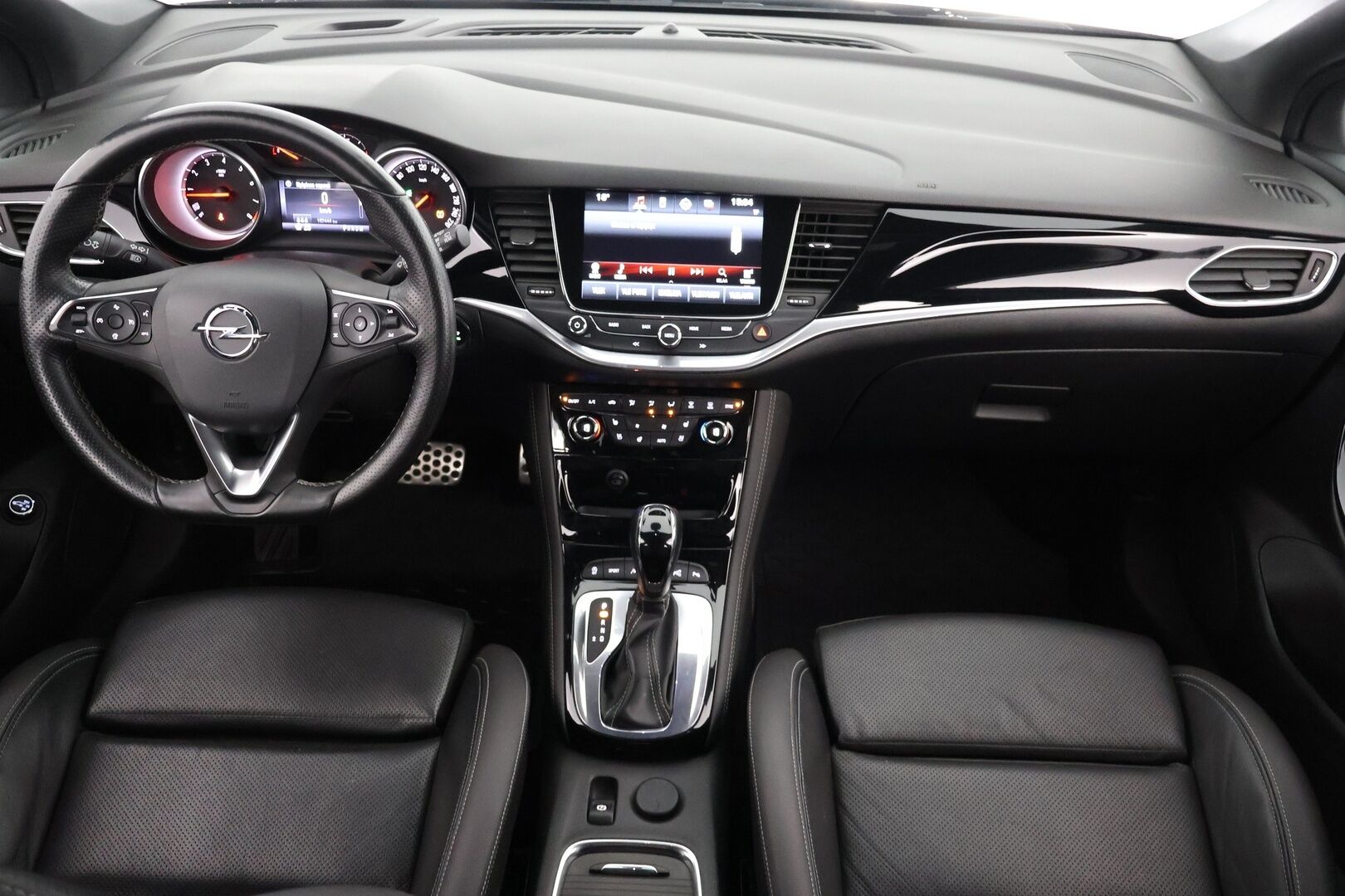 Opel Astra 2018 Sports Tourer Innovation 1,4 Turbo Start/Stop 110kW AT6 - | Matrix | Webasto | Ilmastoidut AGR Sporttinahat | Kulj. hieronta | Muistipenkki | P.kamera | Apple & Android | BSM | Keyless | Navi | 2x renkaat aluin | 