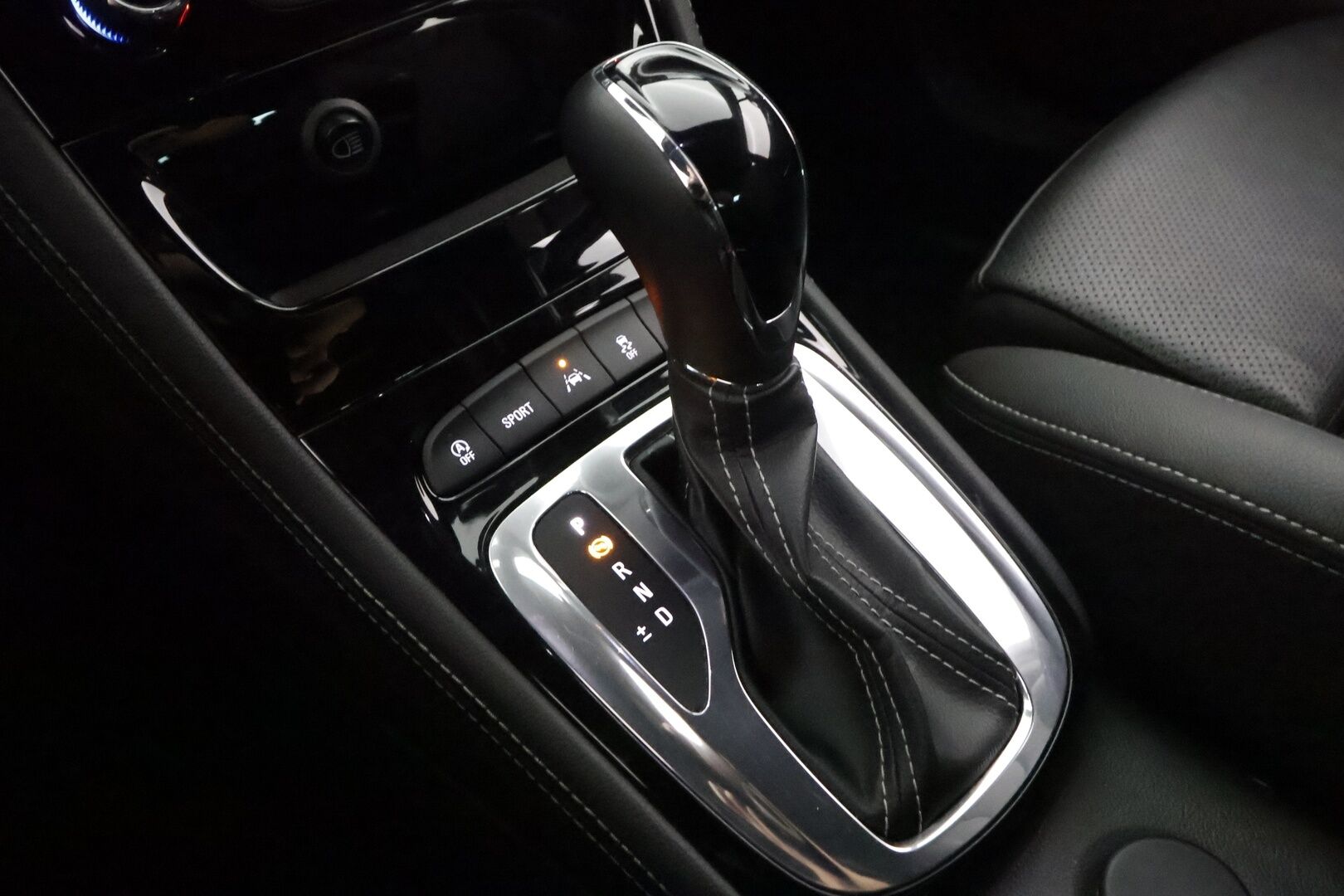 Opel Astra 2018 Sports Tourer Innovation 1,4 Turbo Start/Stop 110kW AT6 - | Matrix | Webasto | Ilmastoidut AGR Sporttinahat | Kulj. hieronta | Muistipenkki | P.kamera | Apple & Android | BSM | Keyless | Navi | 2x renkaat aluin | 