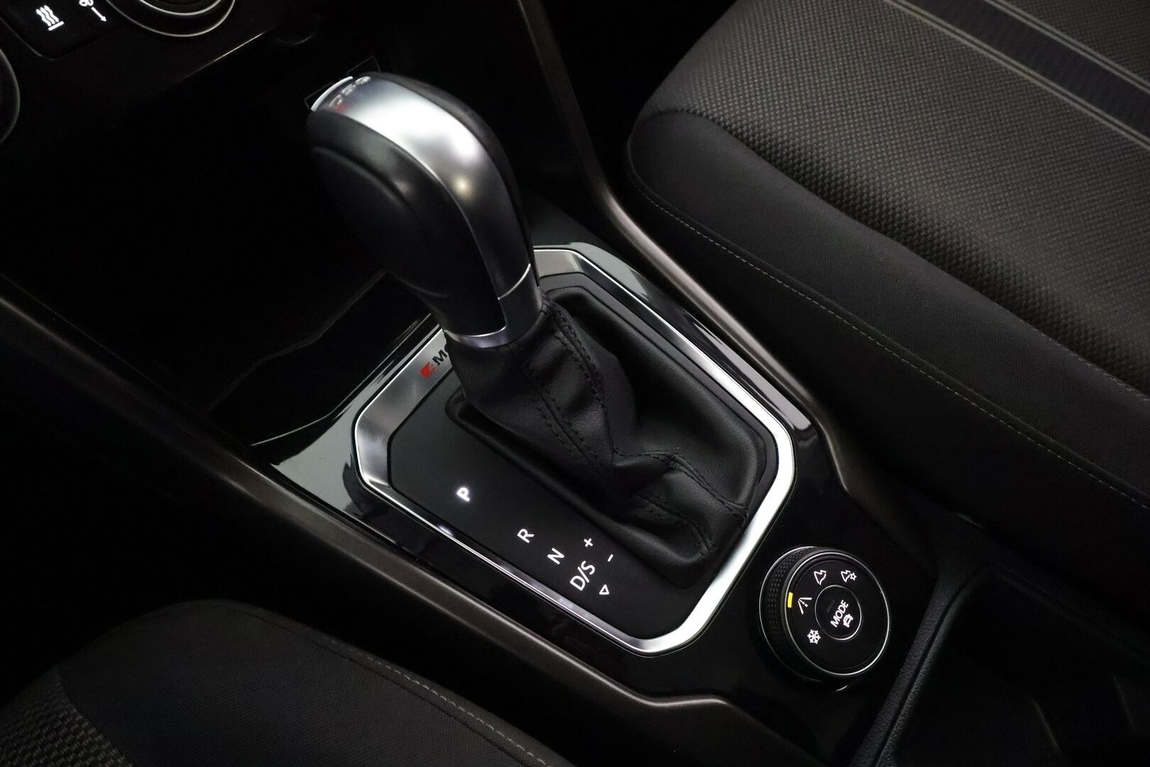 Volkswagen T-Roc 2018 Style 2,0 TDI SCR 110 kW 4MOTION DSG * ACC / P.kamera / Webasto / LED / Kaistavahti * - Suomi-auto / Kahdet renkaat aluvanteilla - HULLUT AVAJAISHULINAT KORKOTARJOUS 3,29 %