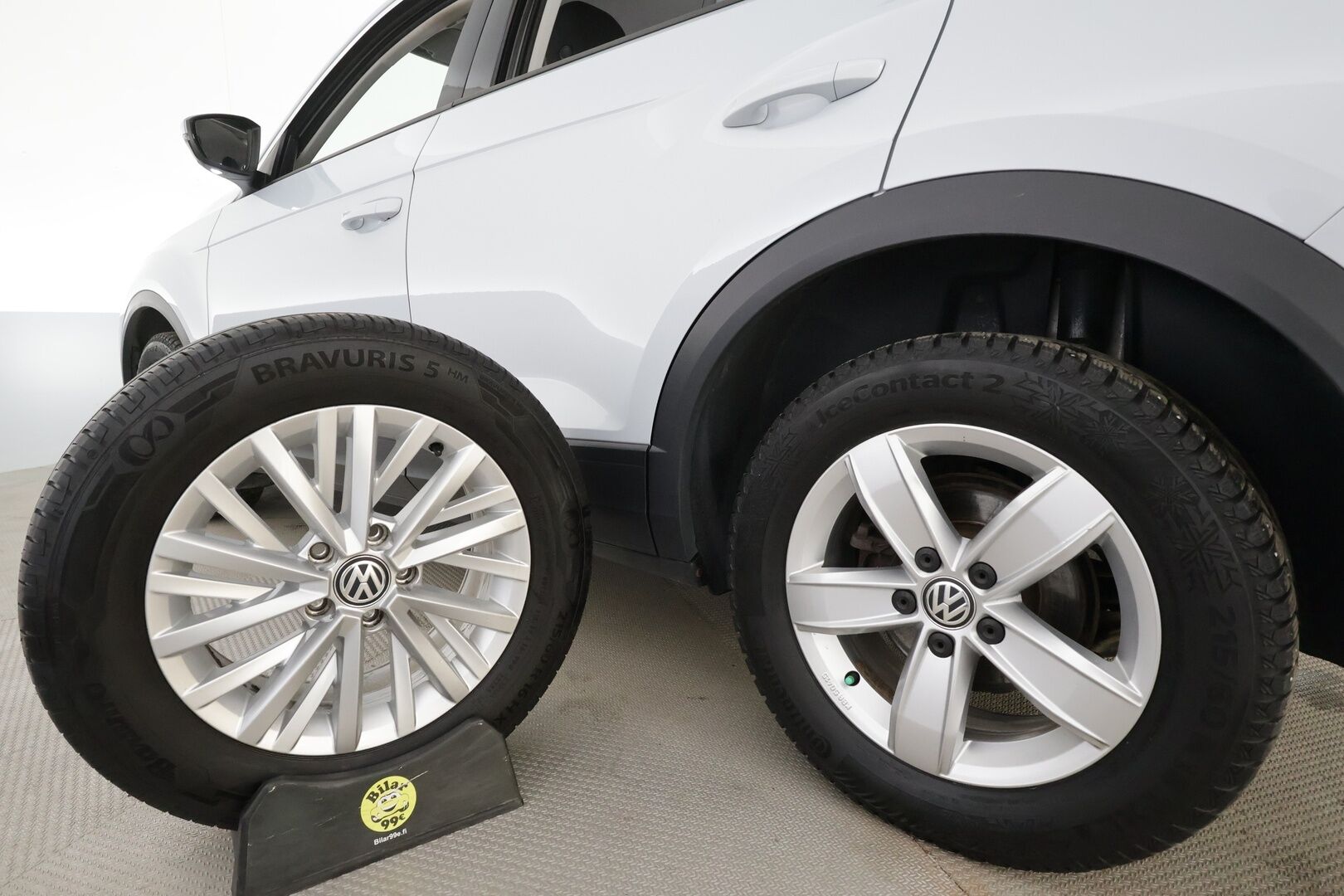 Volkswagen T-Roc 2018 Style 2,0 TDI SCR 110 kW 4MOTION DSG * ACC / P.kamera / Webasto / LED / Kaistavahti * - Suomi-auto / Kahdet renkaat aluvanteilla - HULLUT AVAJAISHULINAT KORKOTARJOUS 3,29 %