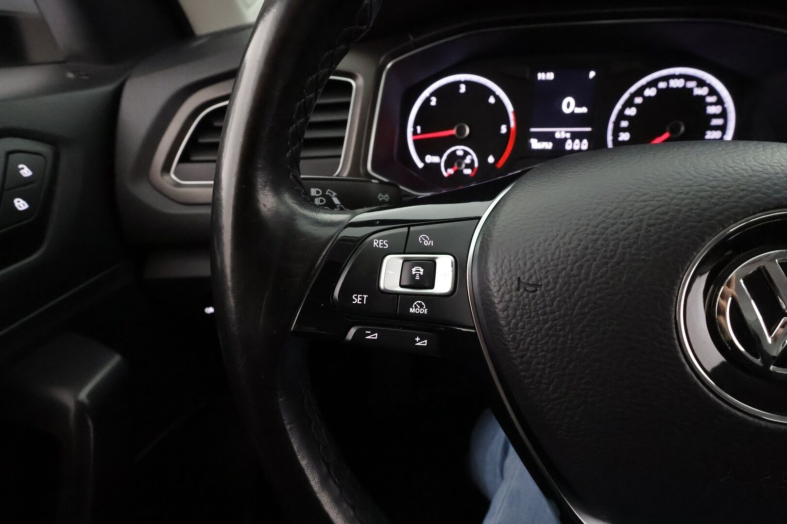 Volkswagen T-Roc 2018 Style 2,0 TDI SCR 110 kW 4MOTION DSG * ACC / P.kamera / Webasto / LED / Kaistavahti * - Suomi-auto / Kahdet renkaat aluvanteilla - HULLUT AVAJAISHULINAT KORKOTARJOUS 3,29 %