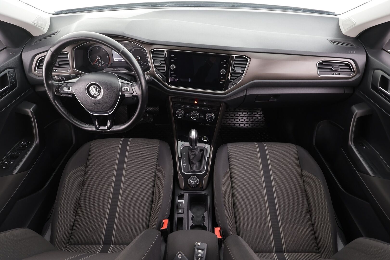 Volkswagen T-Roc 2018 Style 2,0 TDI SCR 110 kW 4MOTION DSG * ACC / P.kamera / Webasto / LED / Kaistavahti * - Suomi-auto / Kahdet renkaat aluvanteilla