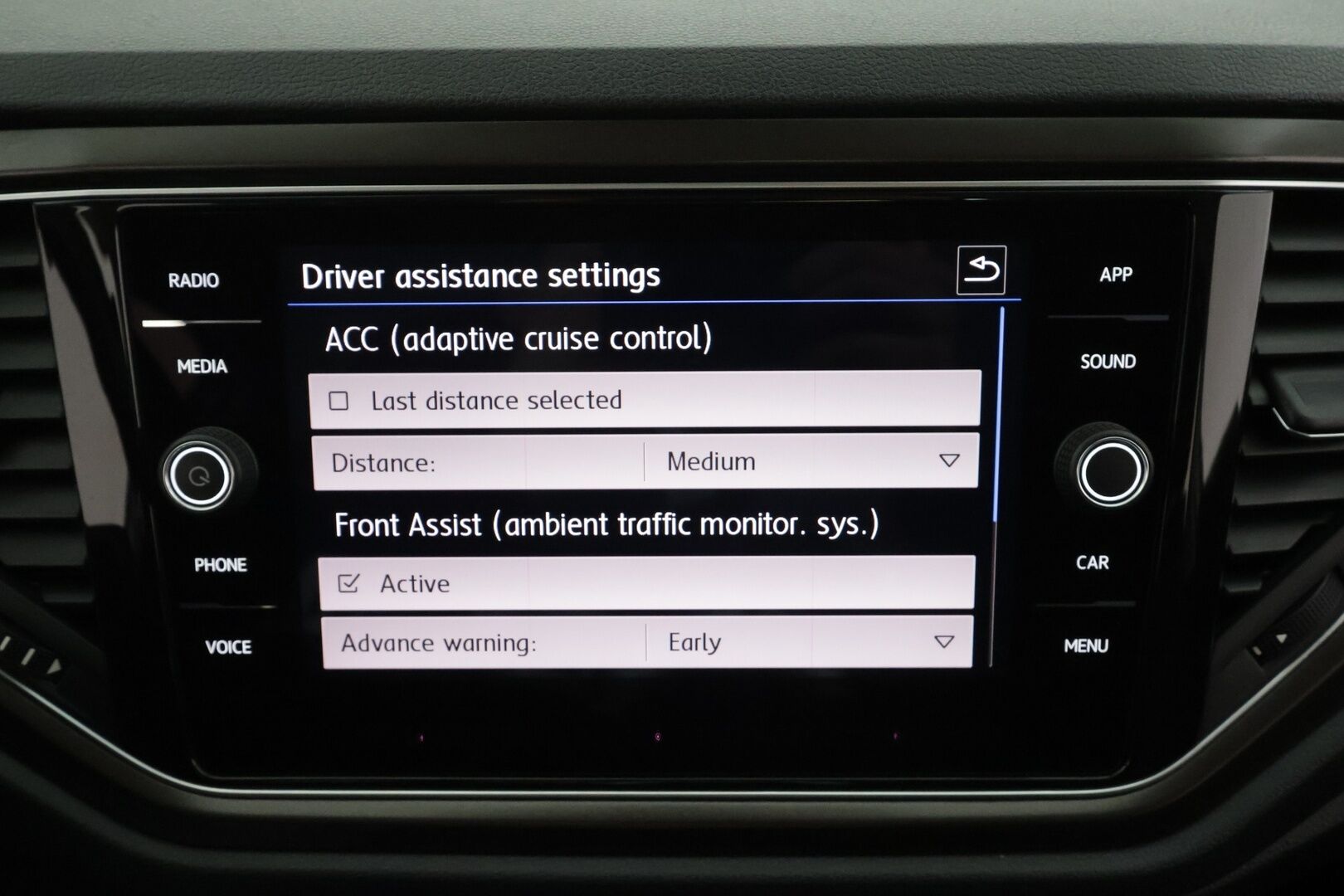 Volkswagen T-Roc 2018 Style 2,0 TDI SCR 110 kW 4MOTION DSG * ACC / P.kamera / Webasto / LED / Kaistavahti * - Suomi-auto / Kahdet renkaat aluvanteilla - HULLUT AVAJAISHULINAT KORKOTARJOUS 3,29 %