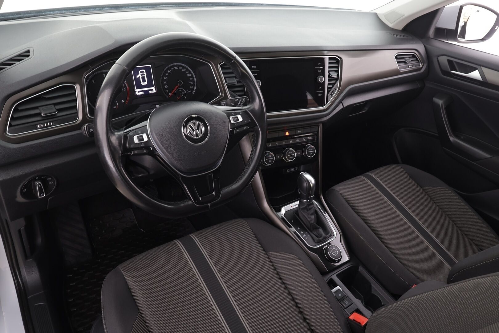 Volkswagen T-Roc 2018 Style 2,0 TDI SCR 110 kW 4MOTION DSG - Suomi-Auto | ACC | P.kamera | Webasto | LED | Kaistavahti