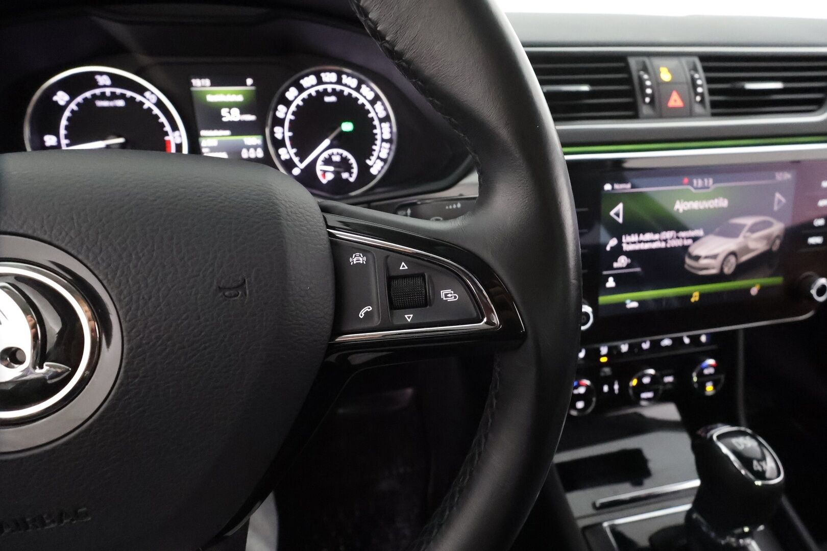 Skoda Superb 2018 2,0 TDI 190 4x4 Style BusinessLine DSG Autom. * Webasto | Adapt.Vakkari | Canton | Muistipenkki | Xenon | Peruutustutkat - Merkkihuollettu / Suomi-auto / Kahdet Renkaat