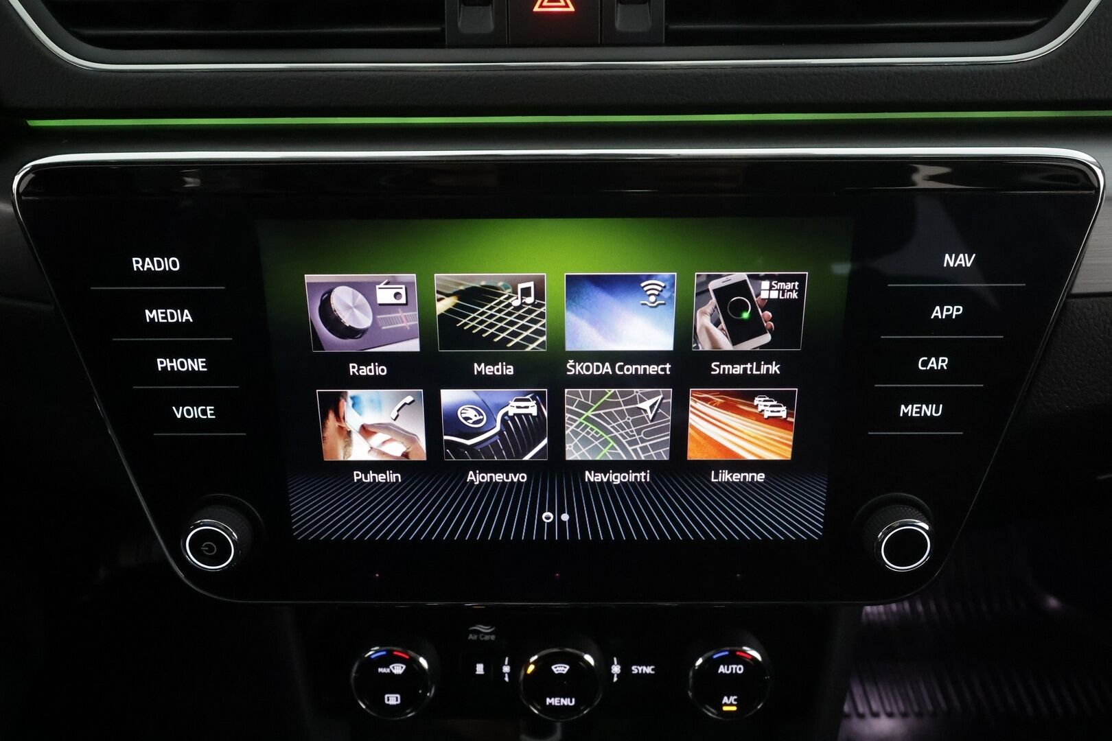 Skoda Superb 2018 2,0 TDI 190 4x4 Style BusinessLine DSG Autom. * ACC / Webasto / Canton / Xenon / Muistipenkki / P.tutkat  * - Merkkihuollettu / Suomi-auto / Kahdet Renkaat - HULLUT AVAJAISHULINAT KORKOTARJOUS 3,29 %