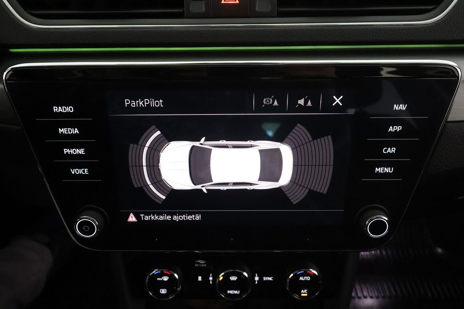 Skoda Superb 2018 2,0 TDI 190 4x4 Style BusinessLine DSG Autom. * ACC / Webasto / Canton / Xenon / Muistipenkki / P.tutkat  * - Merkkihuollettu / Suomi-auto / Kahdet Renkaat - HULLUT AVAJAISHULINAT KORKOTARJOUS 3,29 %