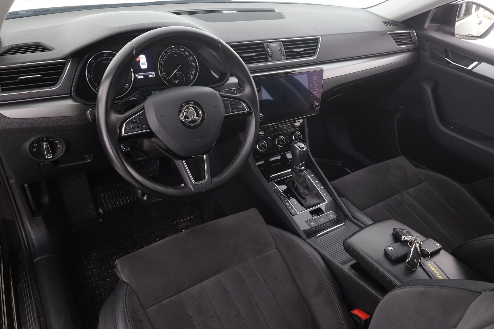 Skoda Superb 2018 2,0 TDI 190 4x4 Style BusinessLine DSG Autom. * Webasto | Adapt.Vakkari | Canton | Muistipenkki | Xenon | Peruutustutkat - Merkkihuollettu / Suomi-auto / Kahdet Renkaat