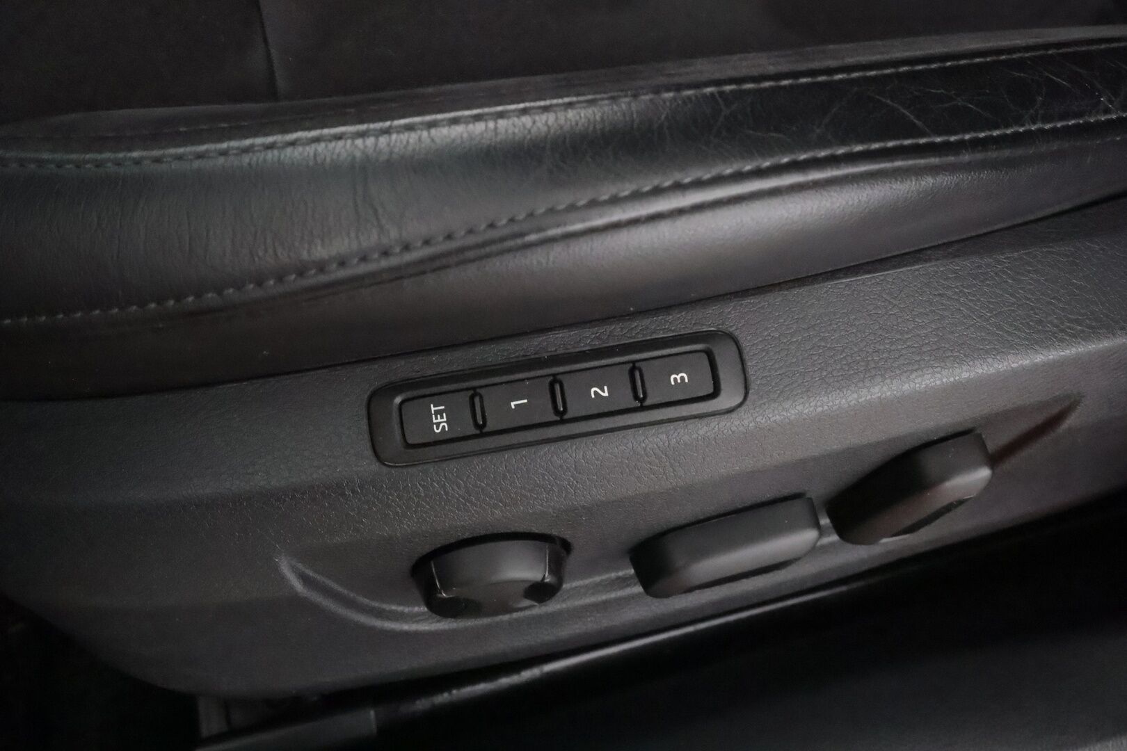 Skoda Superb 2018 2,0 TDI 190 4x4 Style BusinessLine DSG Autom. * ACC / Webasto / Canton / Xenon / Muistipenkki / P.tutkat  * - Merkkihuollettu / Suomi-auto / Kahdet Renkaat