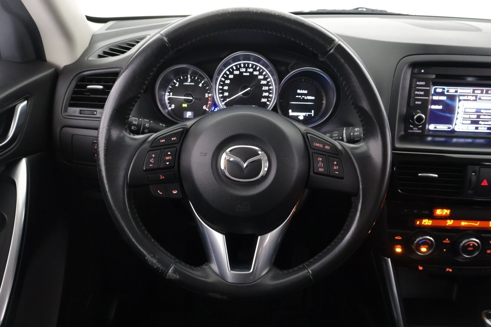 Mazda CX-5 2013 MAZDA CX-5 Farmari (AC) 4ov 2191cm3 A *BOSE / NAHKASISUSTA / KAISTAVAHTI / P.KAMERA / TUTKAT / KOUKKU/ * - *Tilava / Hyvin pidetty / Näyttävä*