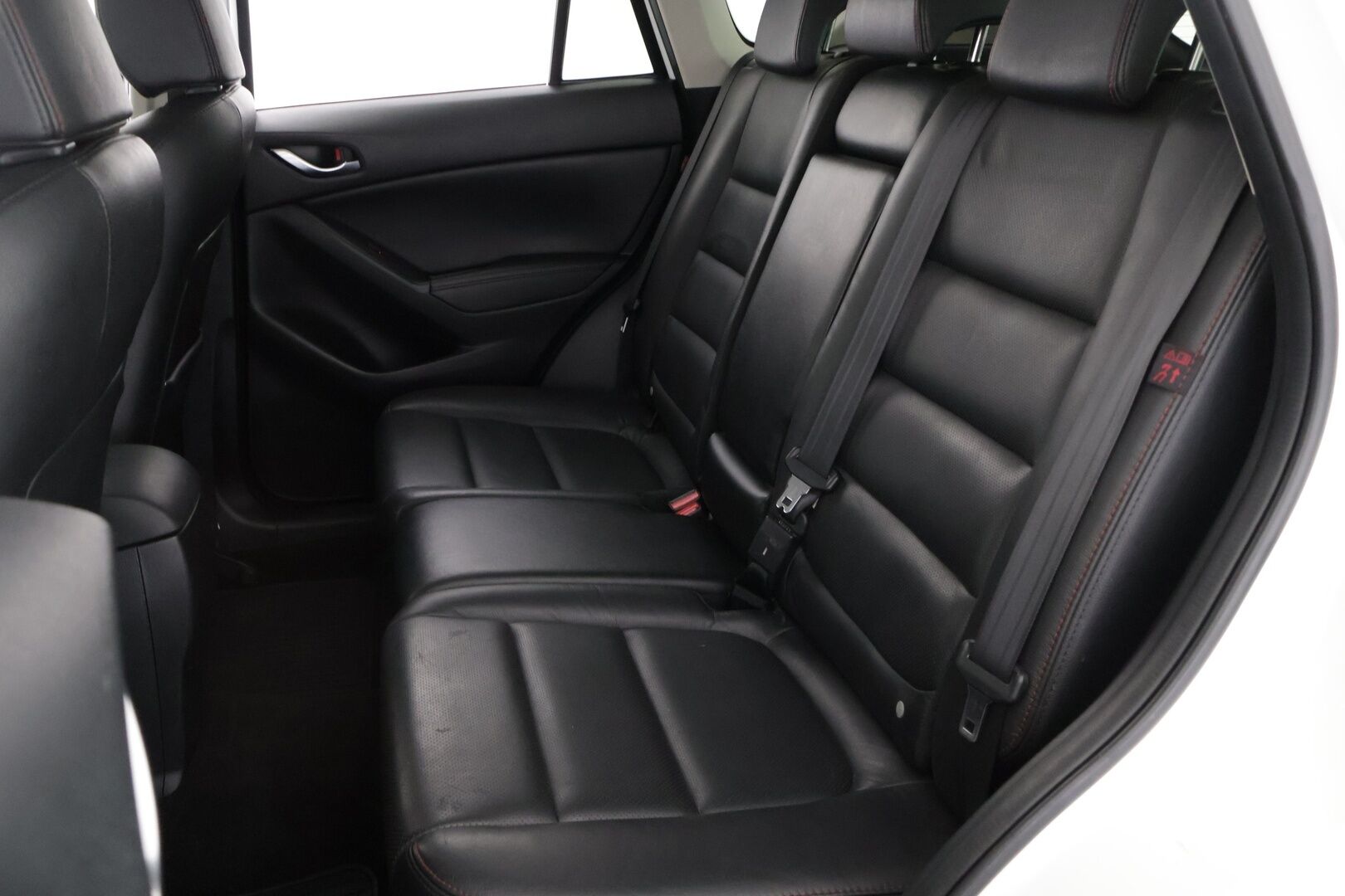 Mazda CX-5 2013 MAZDA CX-5 Farmari (AC) 4ov 2191cm3 A *BOSE / NAHKASISUSTA / KAISTAVAHTI / P.KAMERA / TUTKAT / KOUKKU/ * - *Tilava / Hyvin pidetty / Näyttävä*