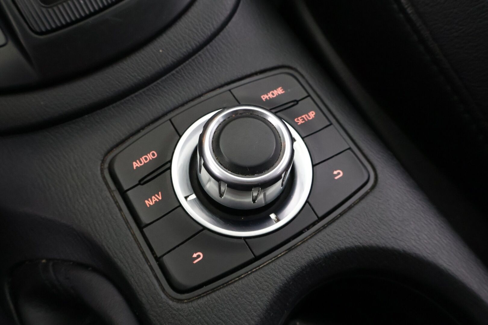 Mazda CX-5 2013 MAZDA CX-5 Farmari (AC) 4ov 2191cm3 A *BOSE / NAHKASISUSTA / KAISTAVAHTI / P.KAMERA / TUTKAT / KOUKKU/ * - *Tilava / Hyvin pidetty / Näyttävä*