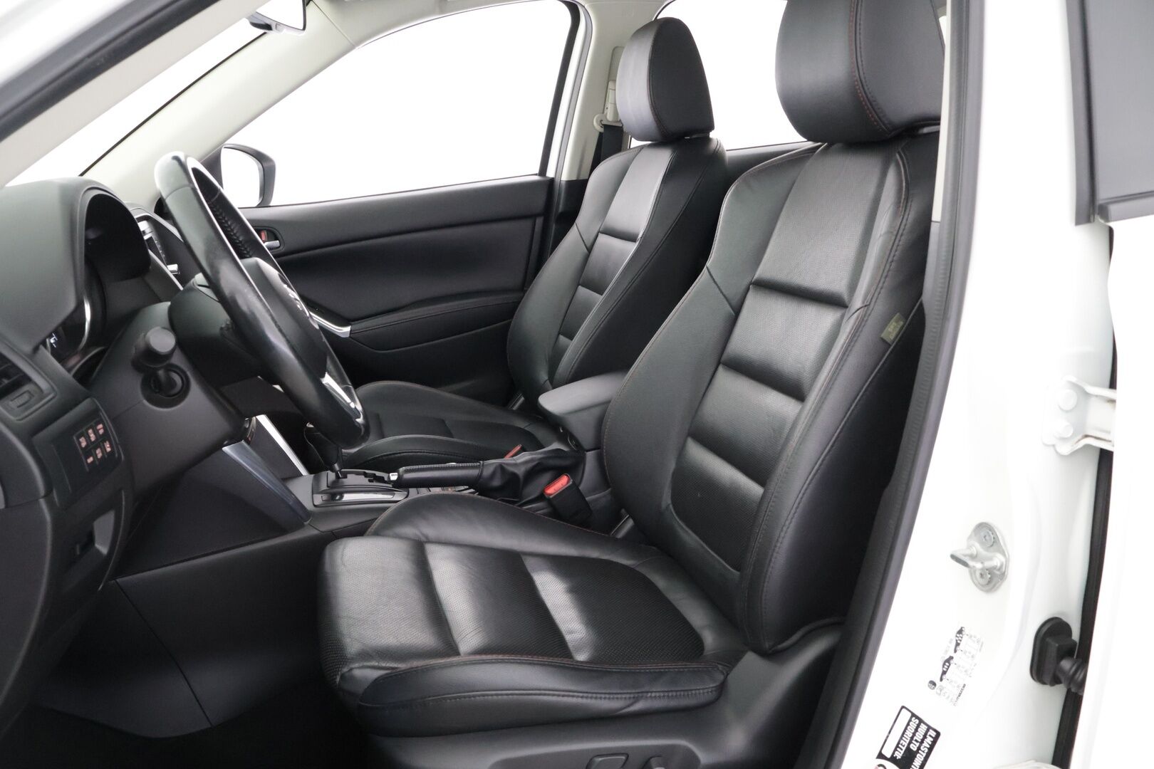 Mazda CX-5 2013 MAZDA CX-5 Farmari (AC) 4ov 2191cm3 A *BOSE / NAHKASISUSTA / KAISTAVAHTI / P.KAMERA / TUTKAT / KOUKKU/ * - *Tilava / Hyvin pidetty / Näyttävä*