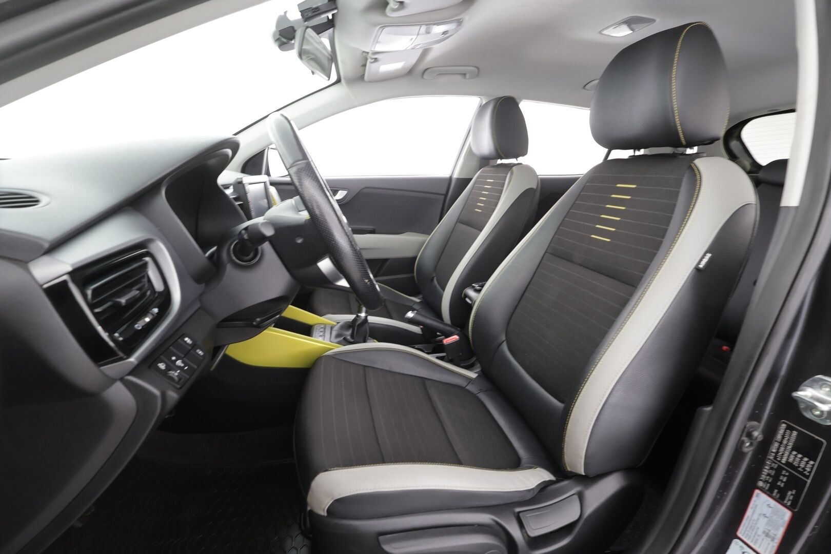Kia Stonic 2018 1,2 ISG EX Design EcoDynamics - | P.kamera | Vakkari | Puolinahat | Autom. ilmastointi | Lämm. ratti | Apple & Android | 2x renkaat aluvantein | 