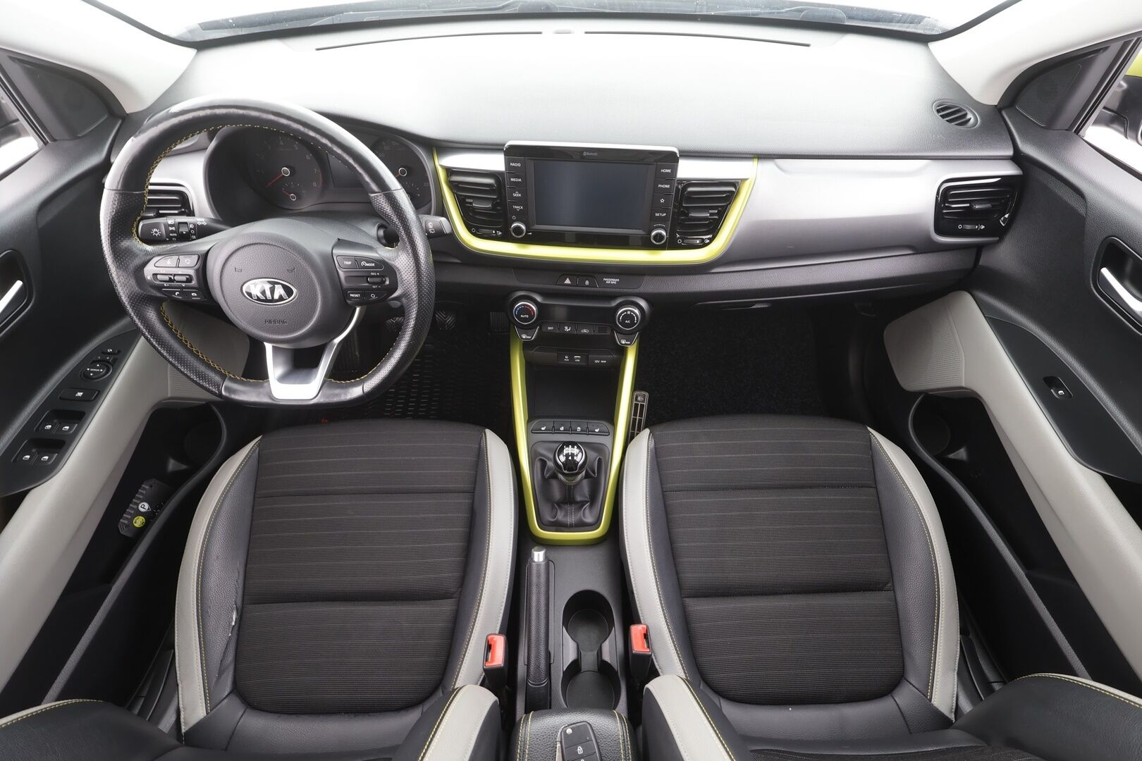 Kia Stonic 2018 1,2 ISG EX Design EcoDynamics - | P.kamera | Vakkari | Puolinahat | Autom. ilmastointi | Lämm. ratti | Apple & Android | 2x renkaat aluvantein | 