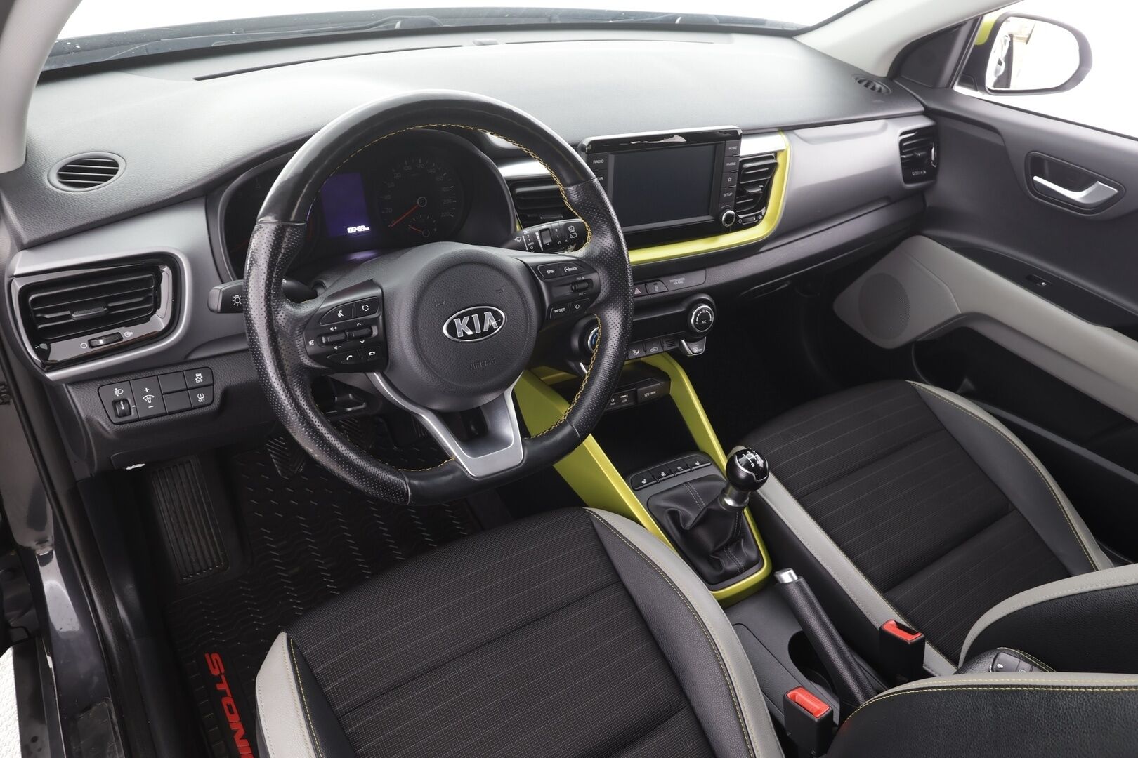 Kia Stonic 2018 1,2 ISG EX Design EcoDynamics - | P.kamera | Vakkari | Puolinahat | Autom. ilmastointi | Lämm. ratti | Apple & Android | 2x renkaat aluvantein | 