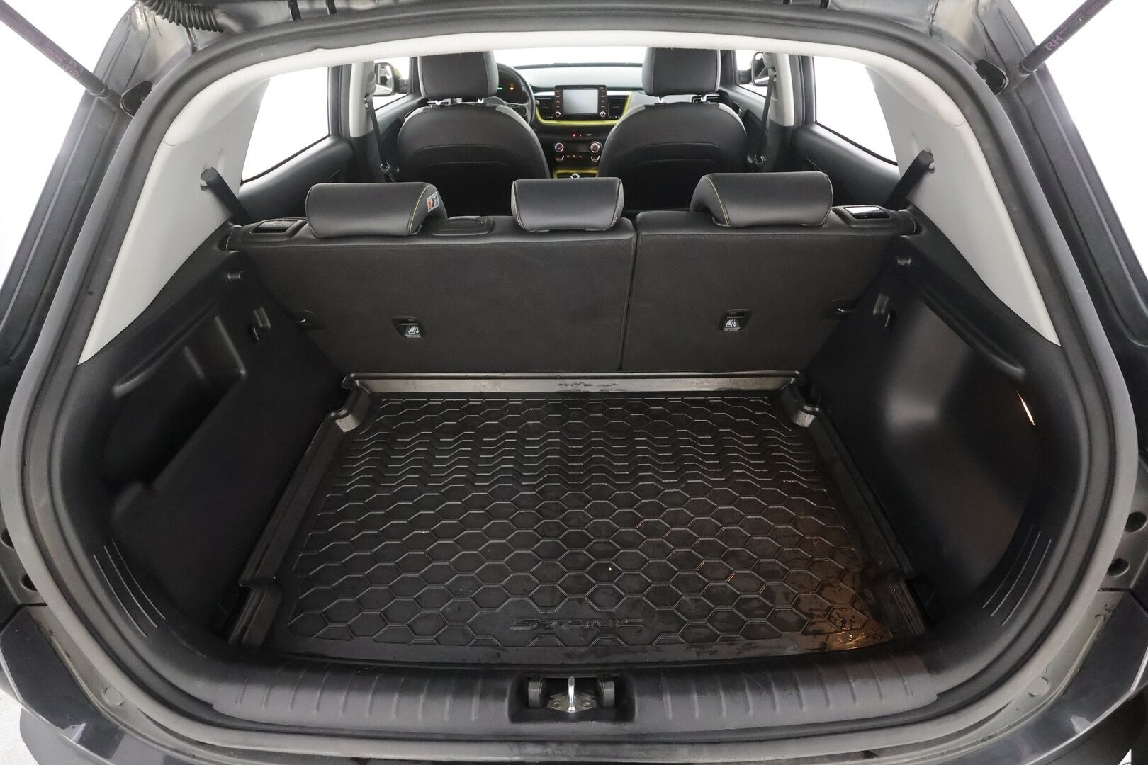 Kia Stonic 2018 1,2 ISG EX Design EcoDynamics - | P.kamera | Vakkari | Puolinahat | Autom. ilmastointi | Lämm. ratti | Apple & Android | 2x renkaat aluvantein | 