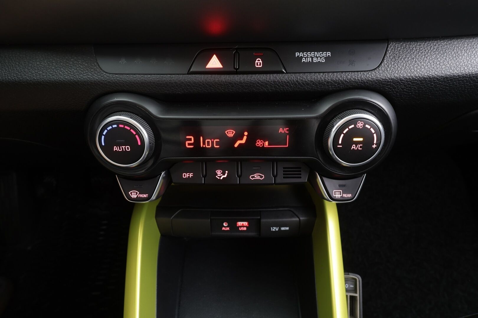 Kia Stonic 2018 1,2 ISG EX Design EcoDynamics - | P.kamera | Vakkari | Puolinahat | Autom. ilmastointi | Lämm. ratti | Apple & Android | 2x renkaat aluvantein | 