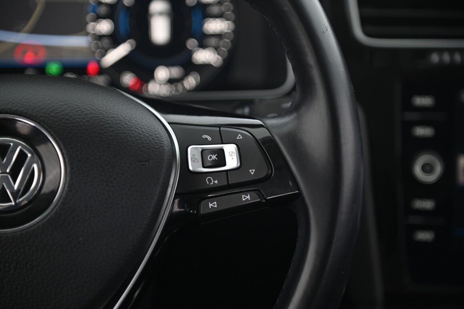 Volkswagen Golf 2018 Variant Highline 1,5 TSI EVO 96 kW (130 hv) BLUEMOTION DSG - ACC | Webasto | Merkkihuollettu | Digimittaristo | Peruutuskamera | Keyless | Navi | AppConnect