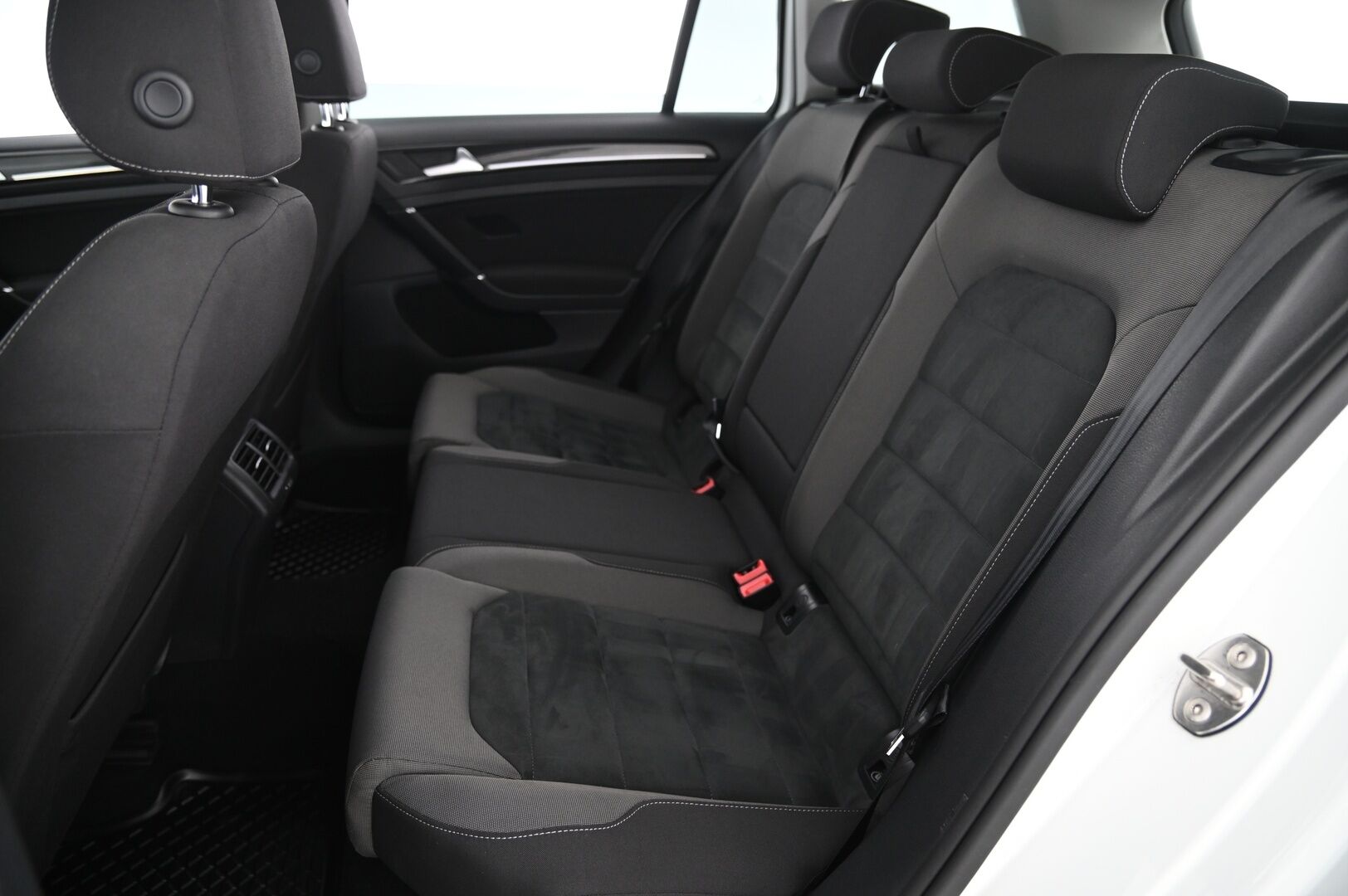 Volkswagen Golf 2018 Variant Highline 1,5 TSI EVO 96 kW (130 hv) BLUEMOTION DSG - ACC | Webasto | Merkkihuollettu | Digimittaristo | Peruutuskamera | Keyless | Navi | AppConnect