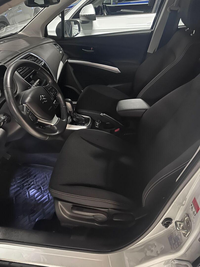 Suzuki SX4 S-Cross 2018 112 BOOSTERJET 4WD GL+ 6AT / P-Kamera / 2 Renkaat / Vakkari - Hyvin huollettu! / Fiksu neliveto / Todella siisti!