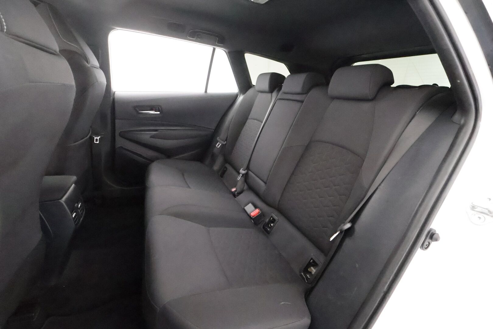 Toyota Corolla 2020 Touring Sports 1,8 Hybrid Active Edition - | ACC | LED | P.Kamera | Kaistavahti | Navi | Keyless | Suomi-auto | Kahdet renkaat |
