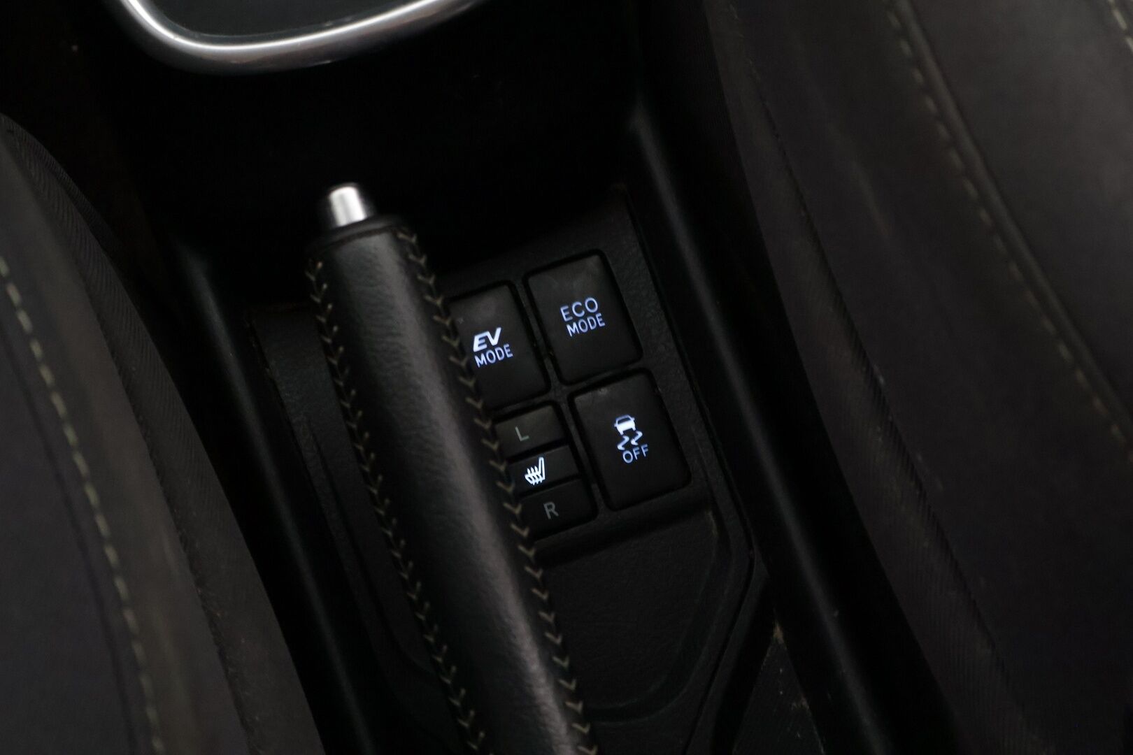 Toyota Yaris 2018 1,5 Hybrid Active *Kamera / Vakkari / Navi / Lohko* - Juuri Huollettu / 2x renkaat / LED lisävalo / Avaimeton käynnistys